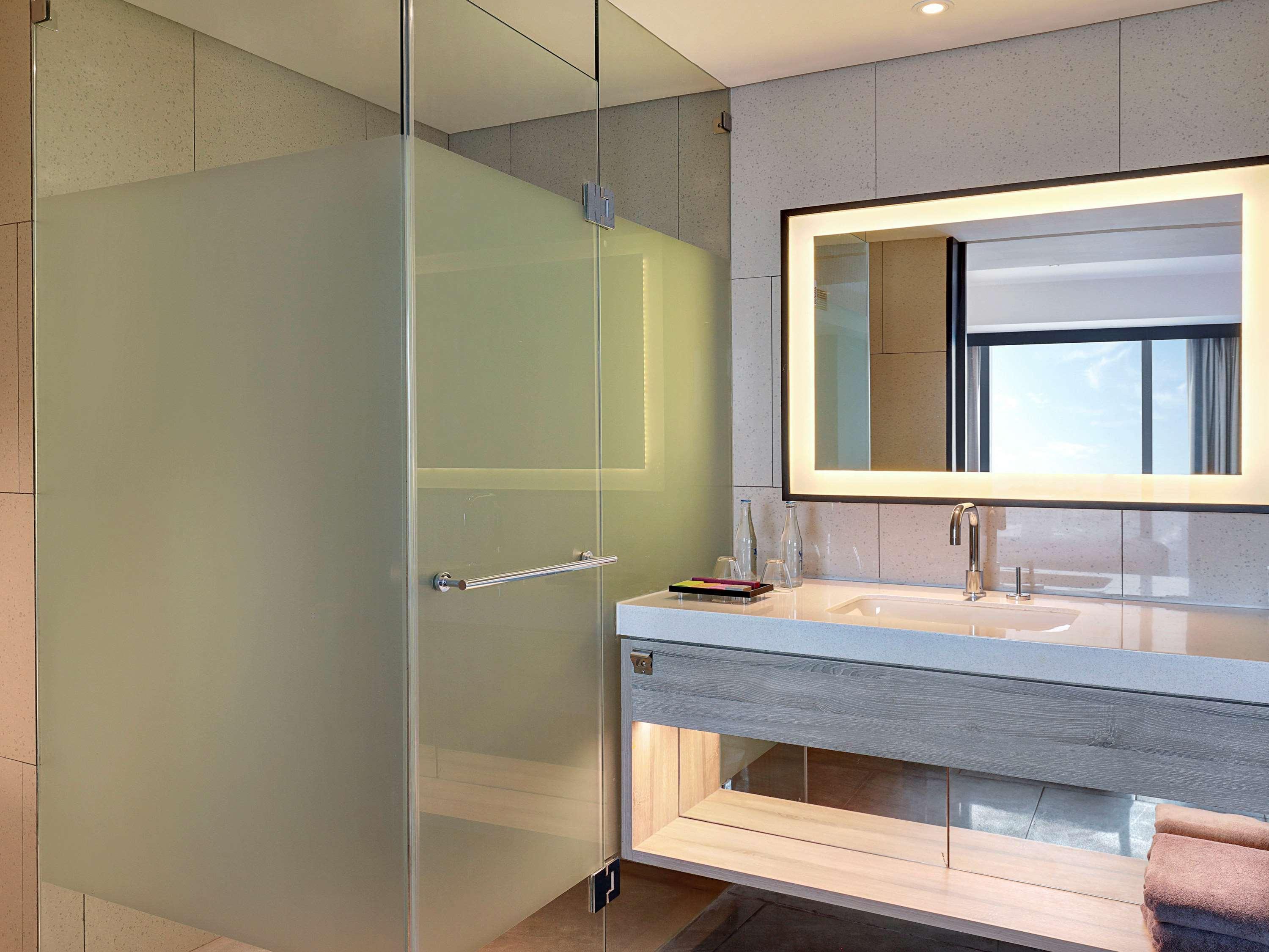 Double Deluxe Queen Bed