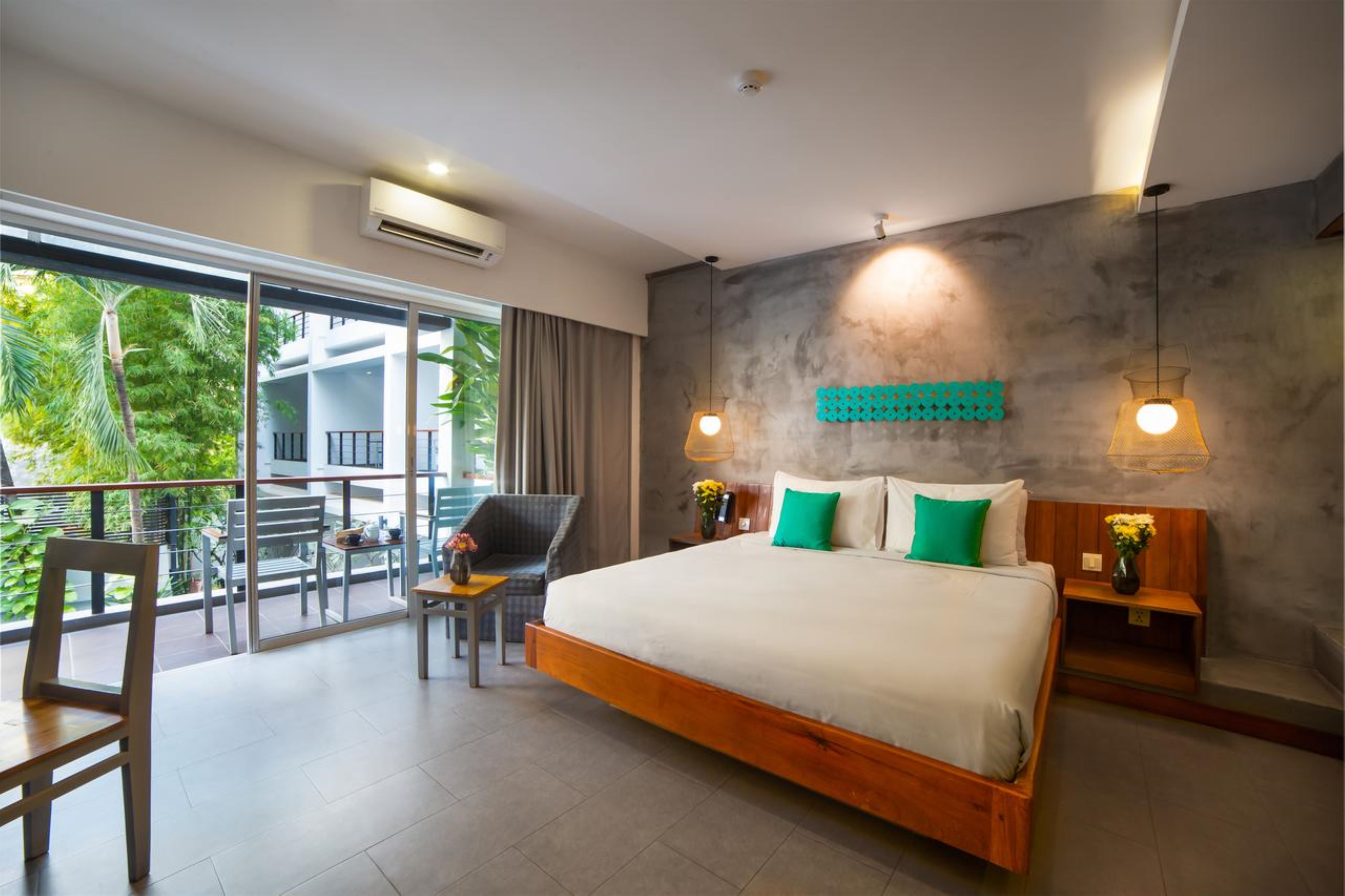 Double Deluxe Pool View