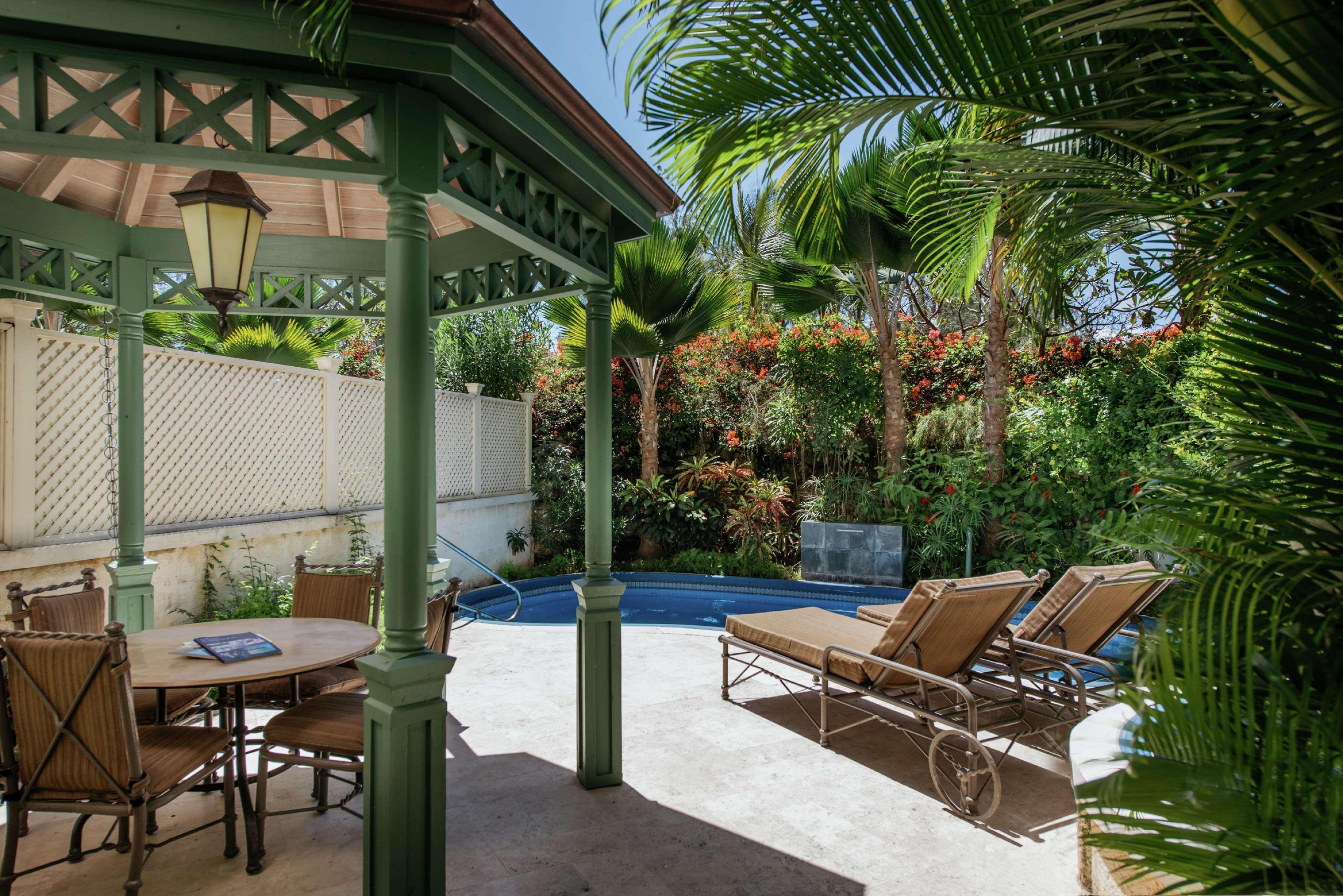 Suite Garden View King Bed