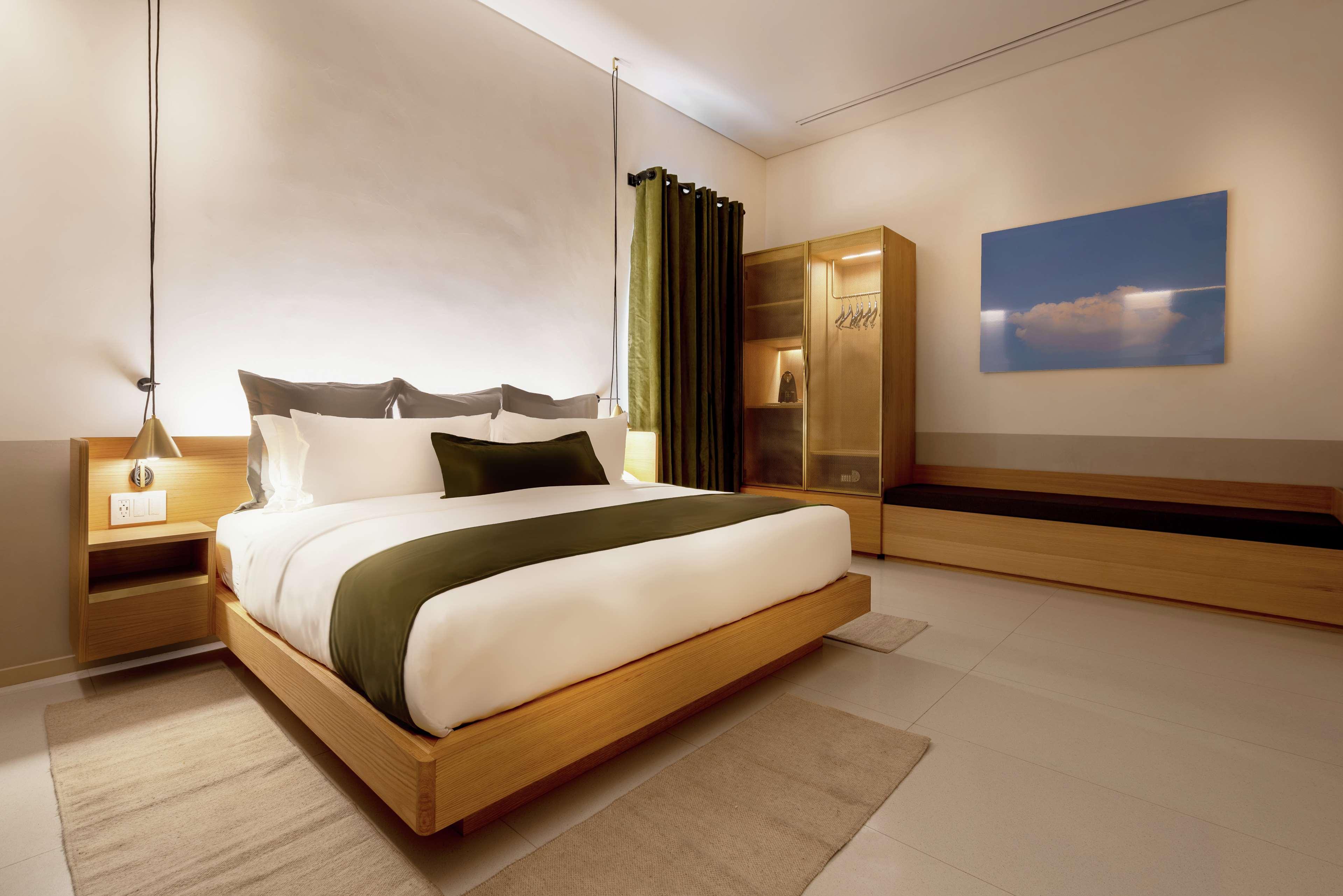 Room Guest Room King Bed