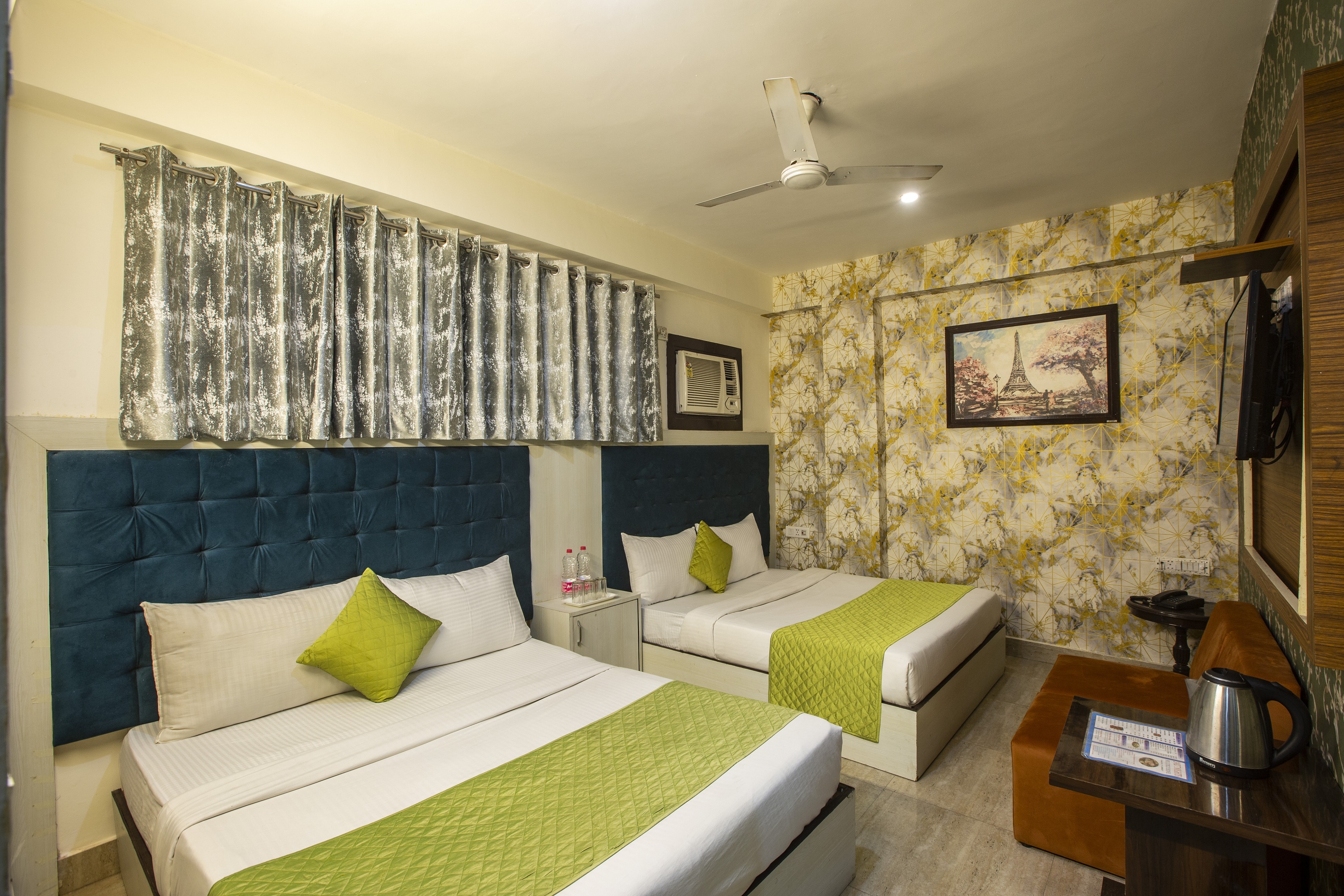 Quadruple Two Double Beds