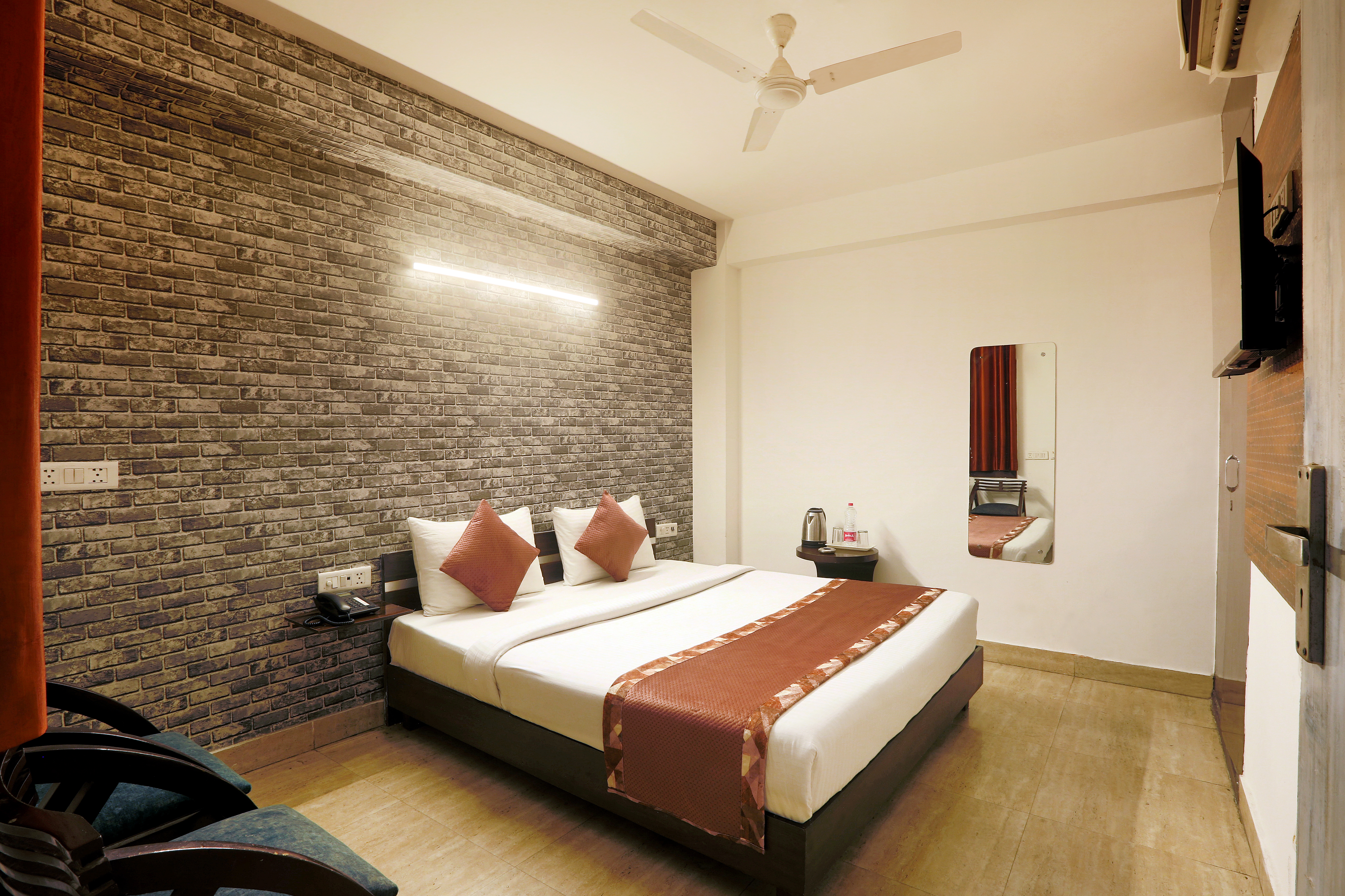 Double or Twin One Bed