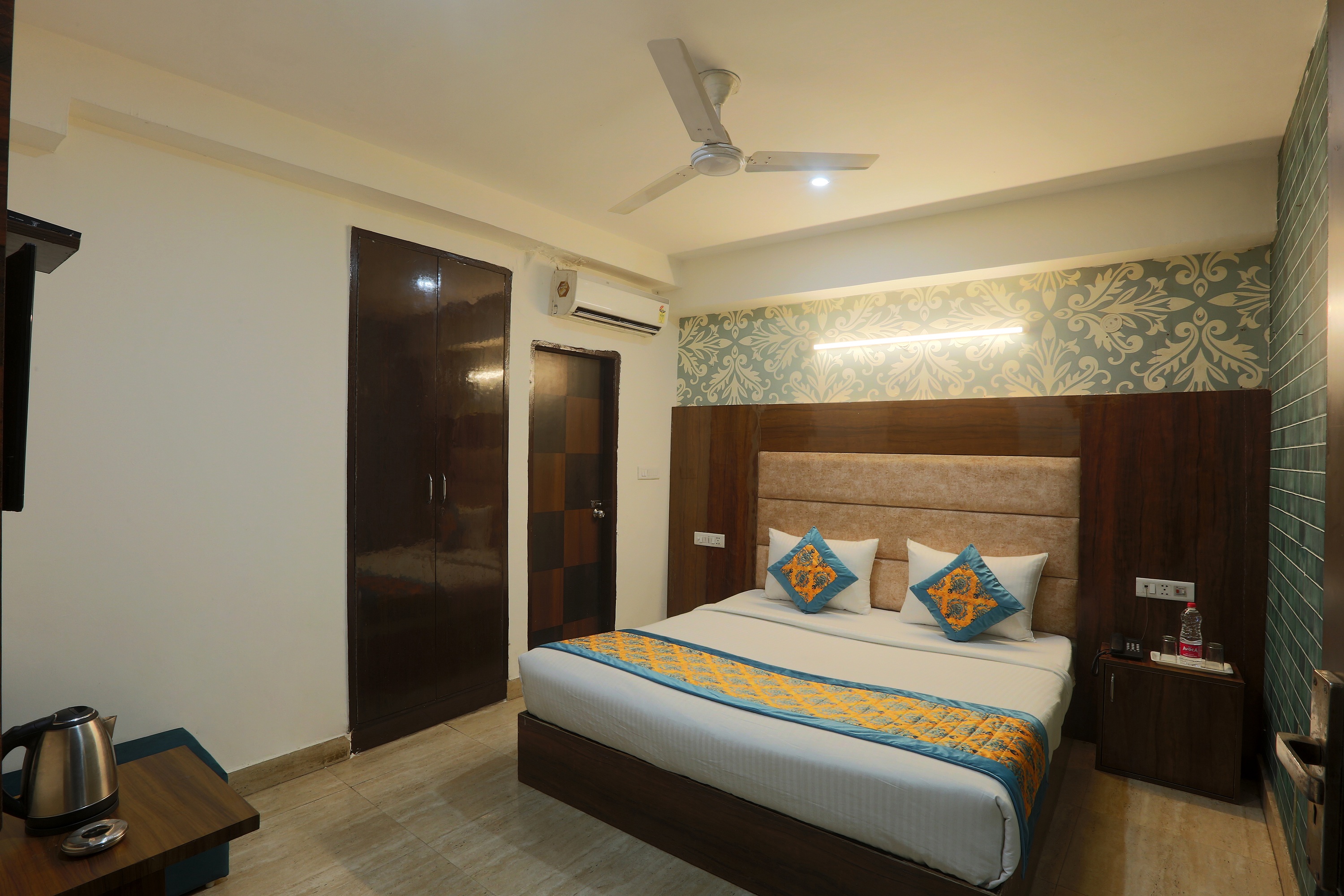 Double or Twin One Bed