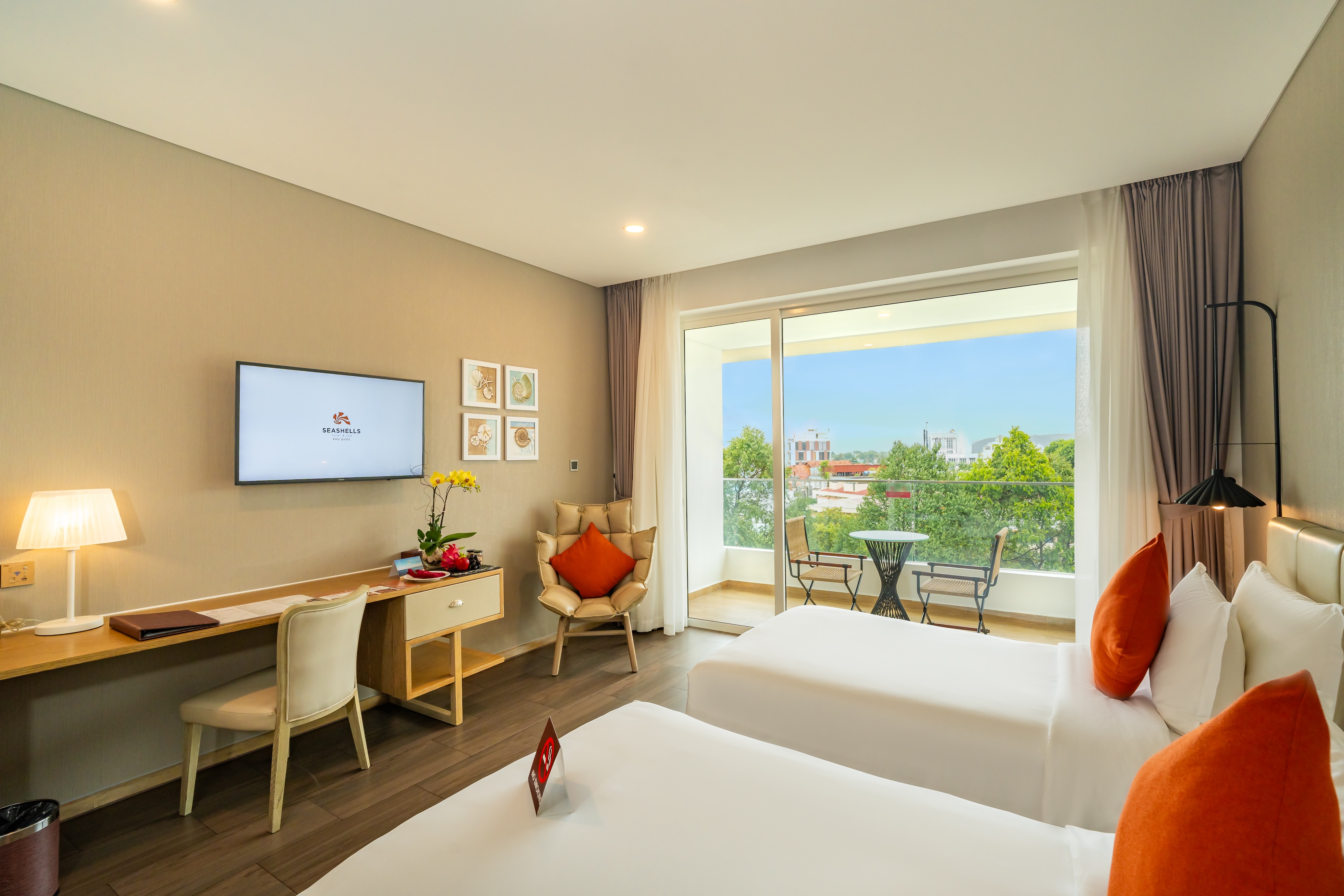 Twin Premium City View