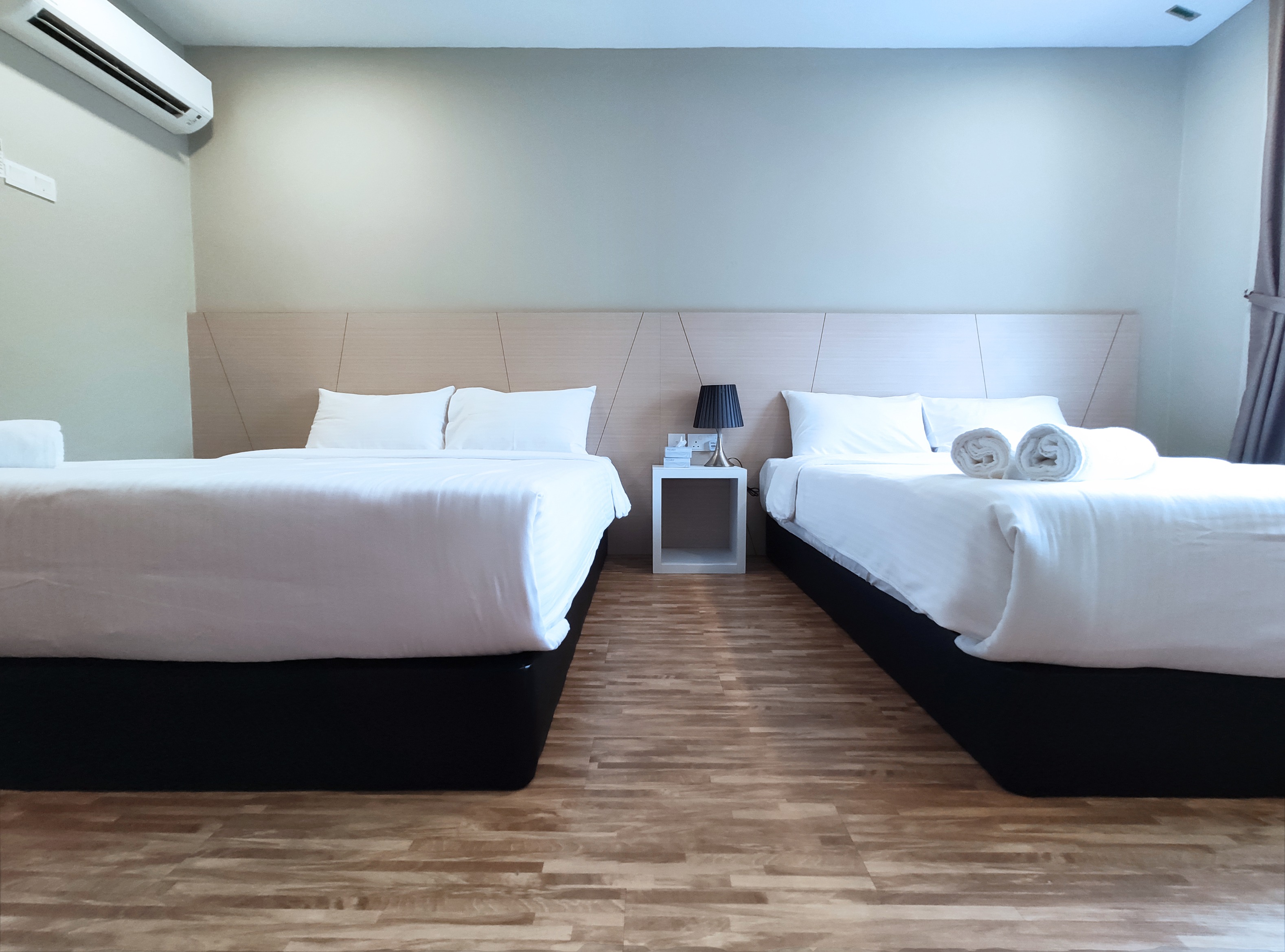 Family Room Queen Size Bed