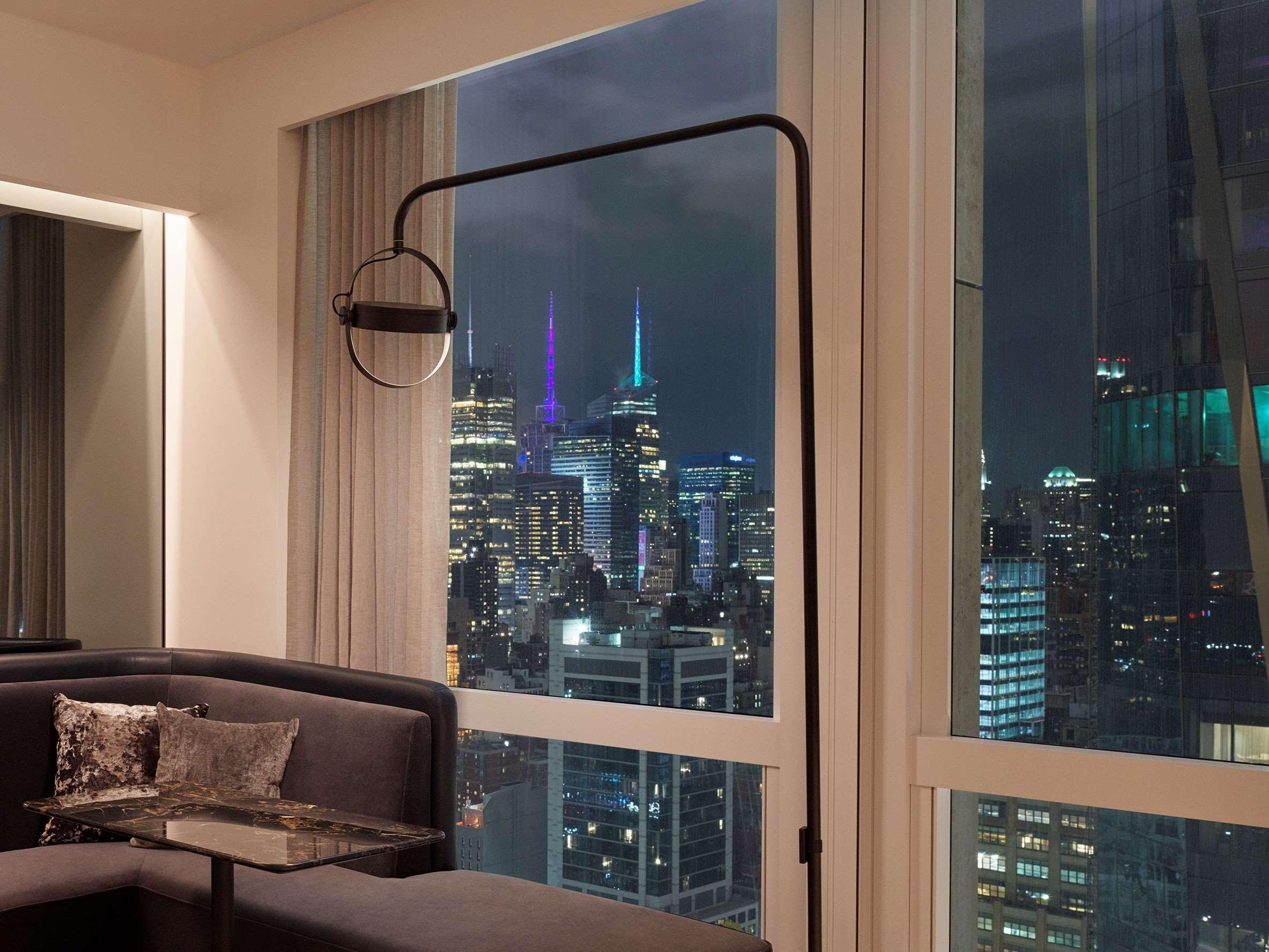 Suite Deluxe with Views