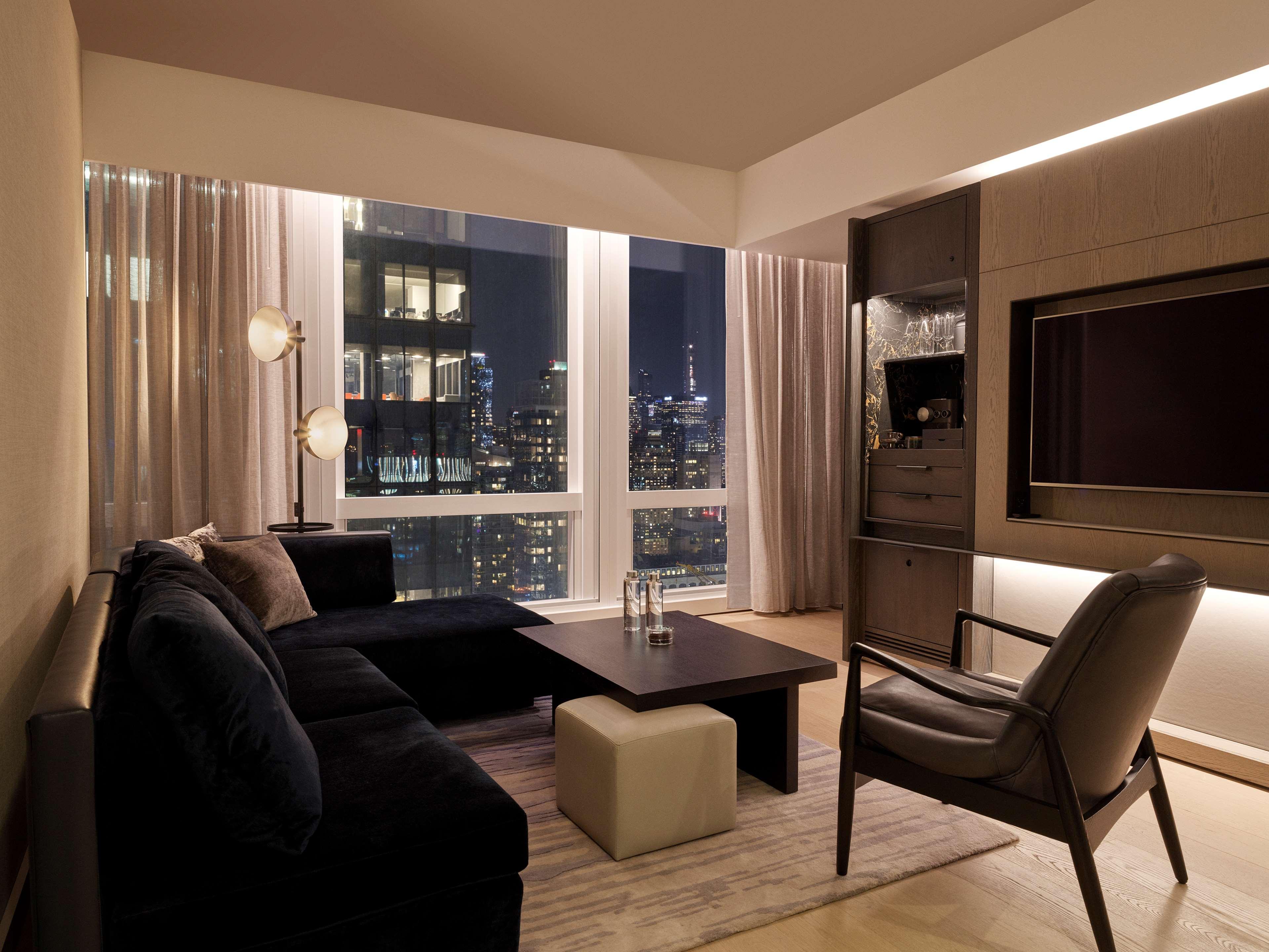 Suite Deluxe with Views
