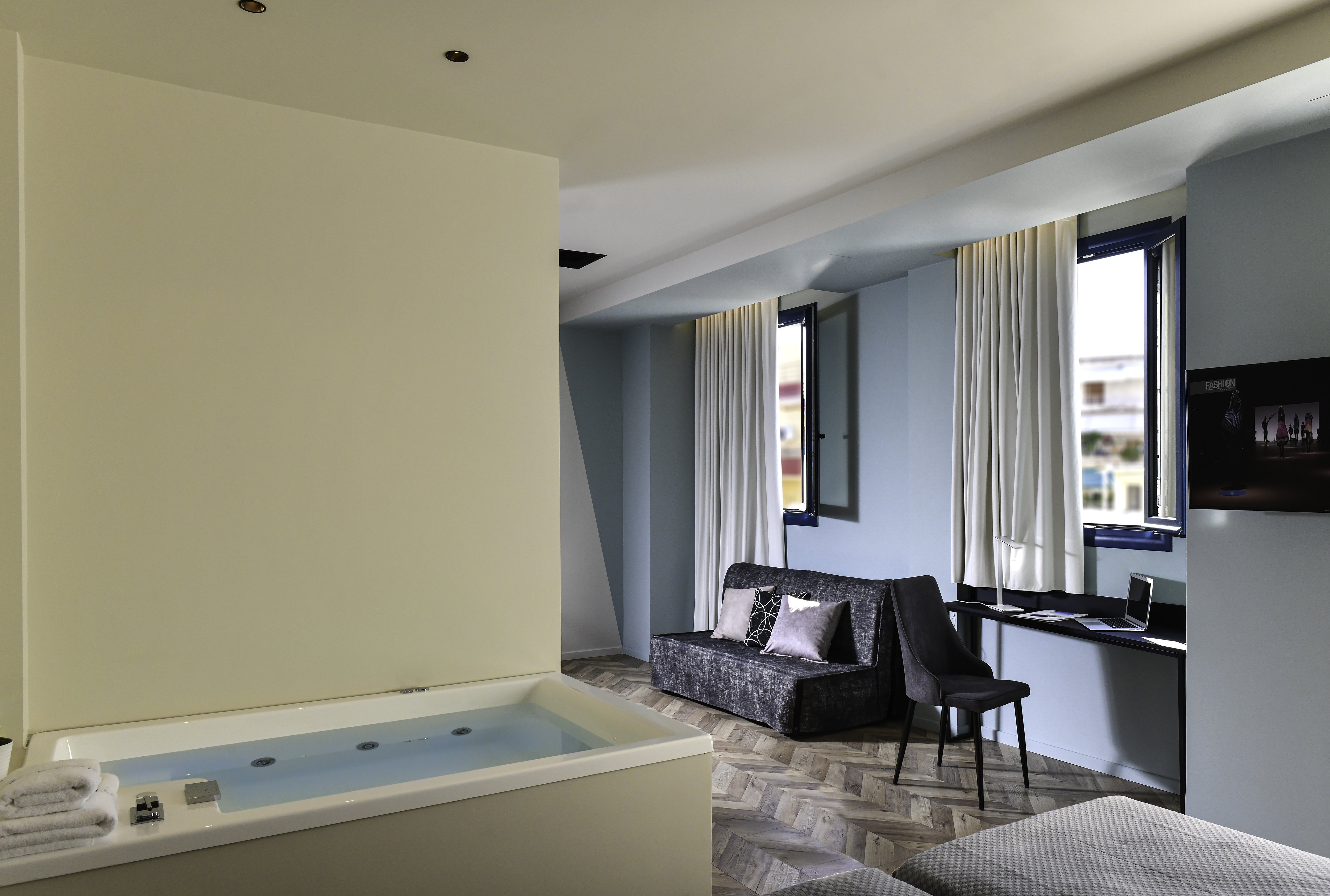 Suite with Jacuzzi