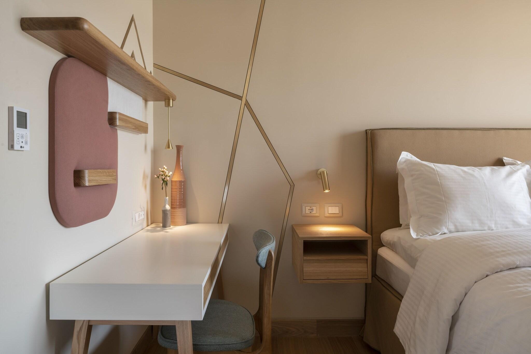 Double Queen Size Bed