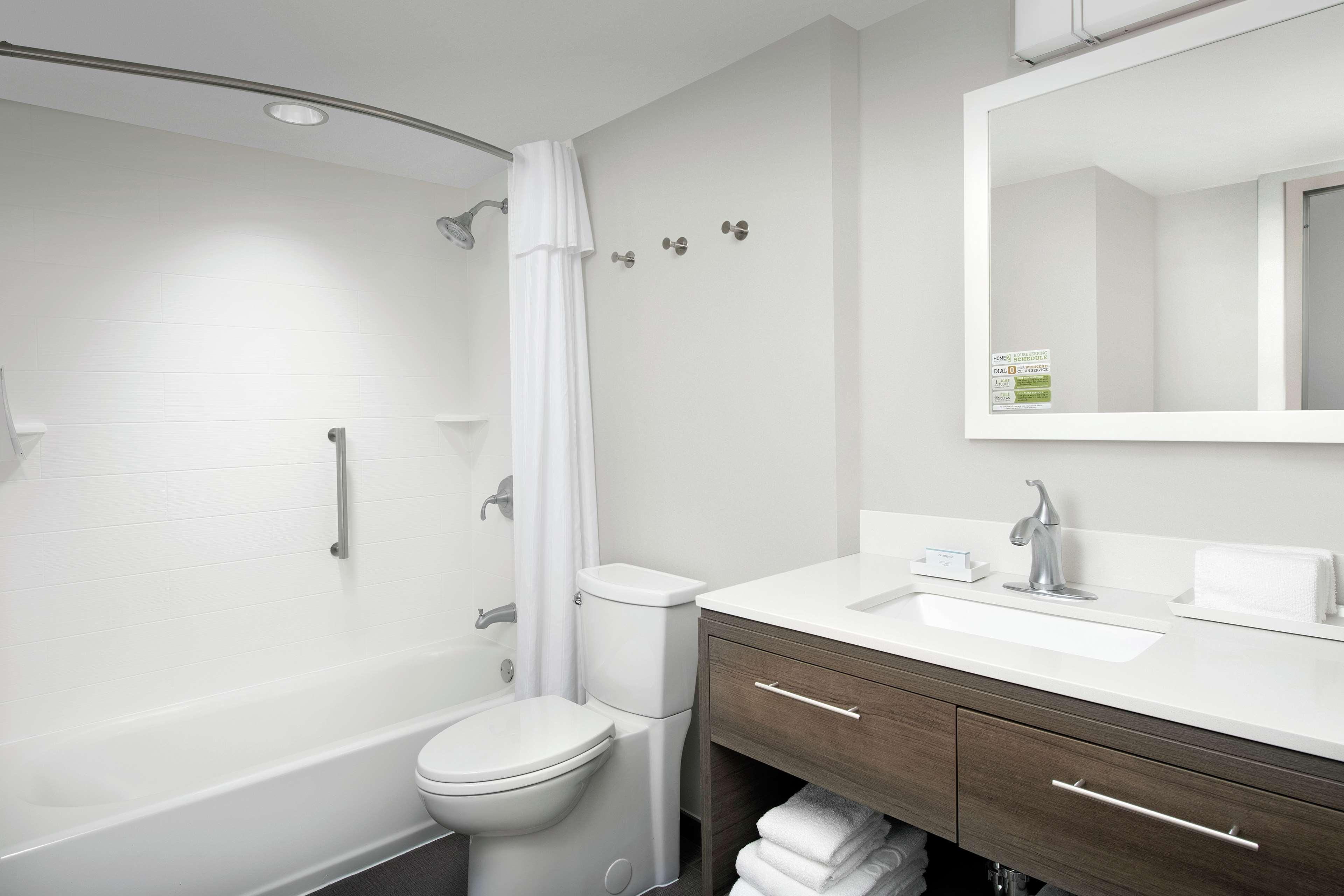 Studio Two Queen Beds