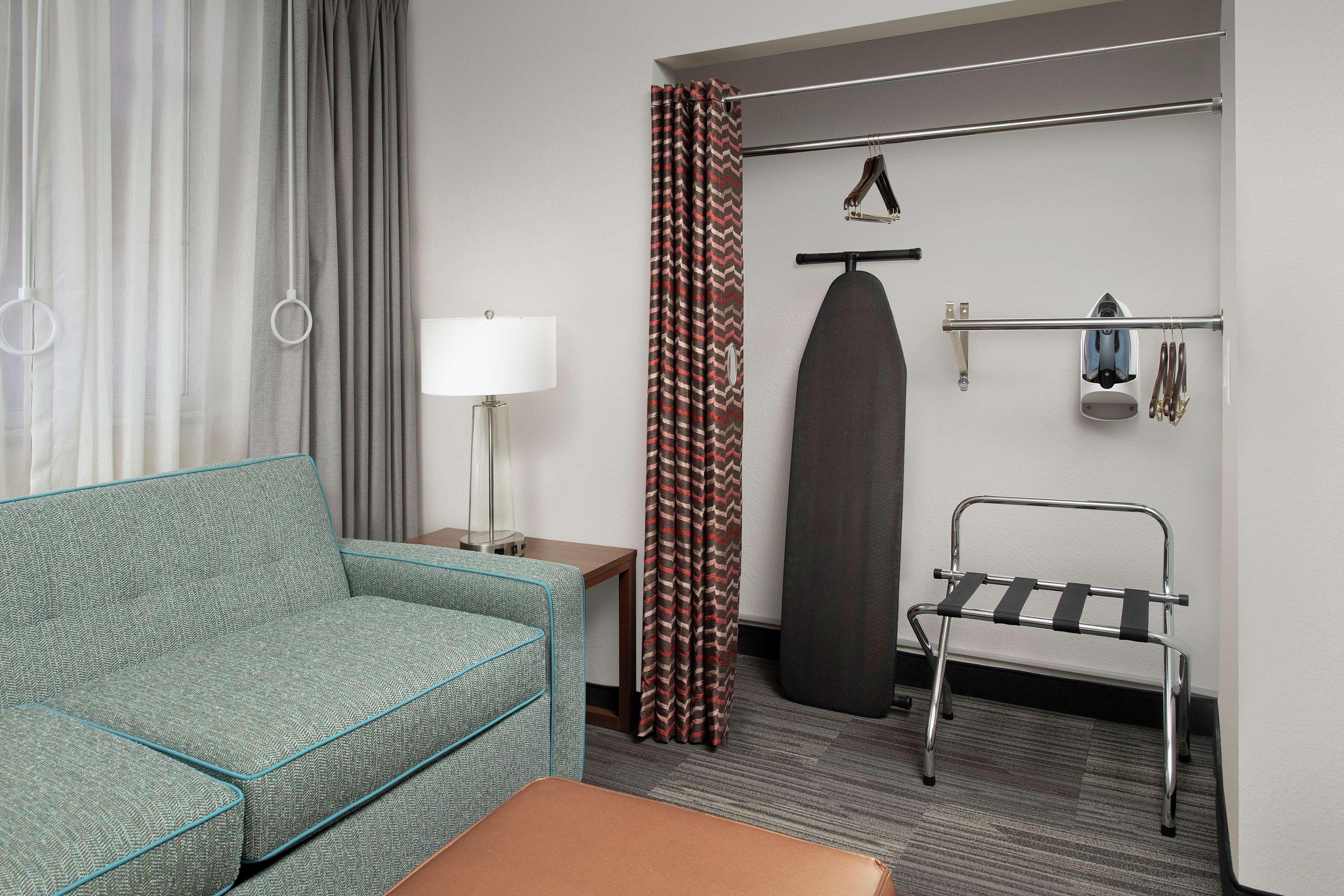 Studio Accessible King Size Bed