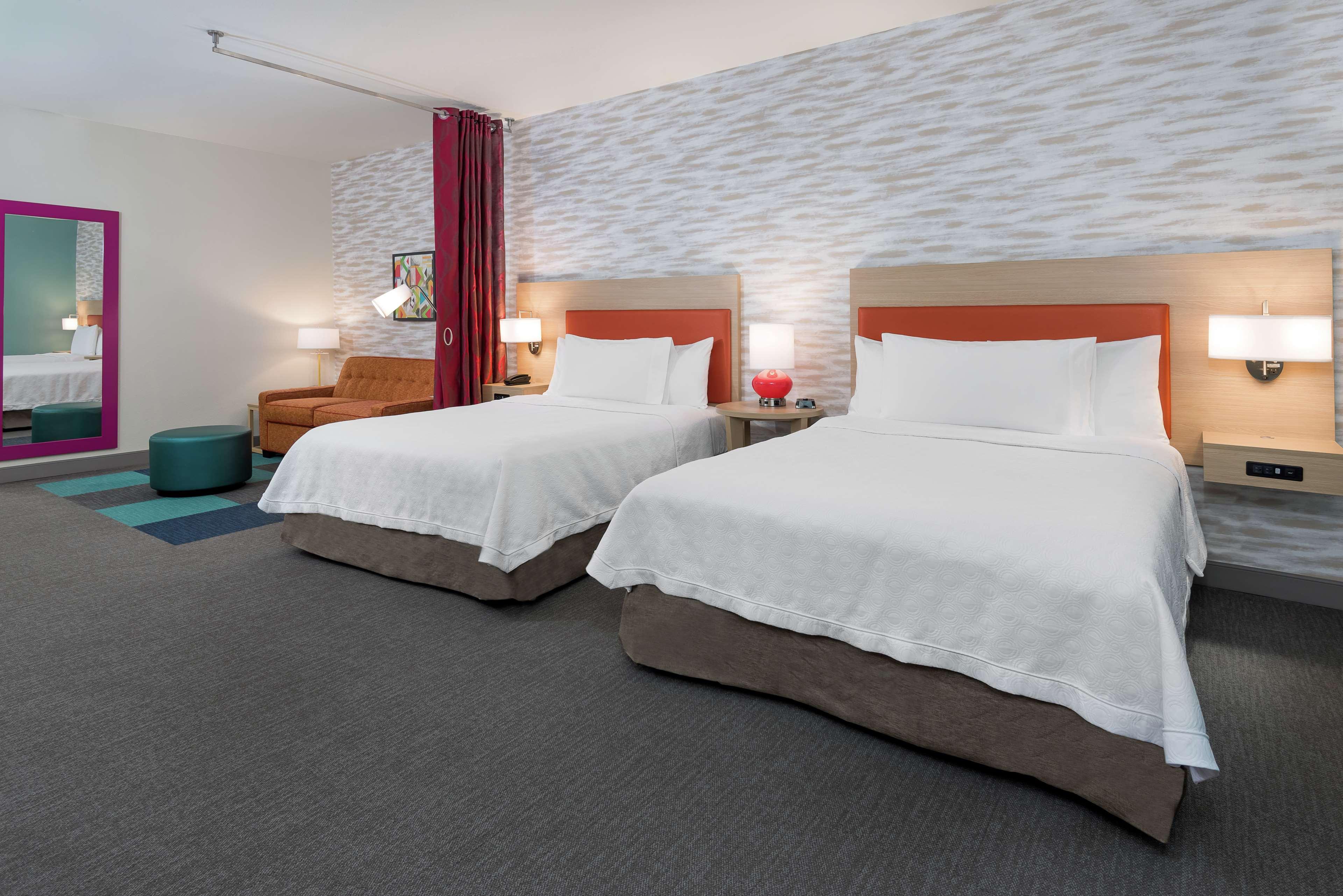 Studio Two Queen Beds