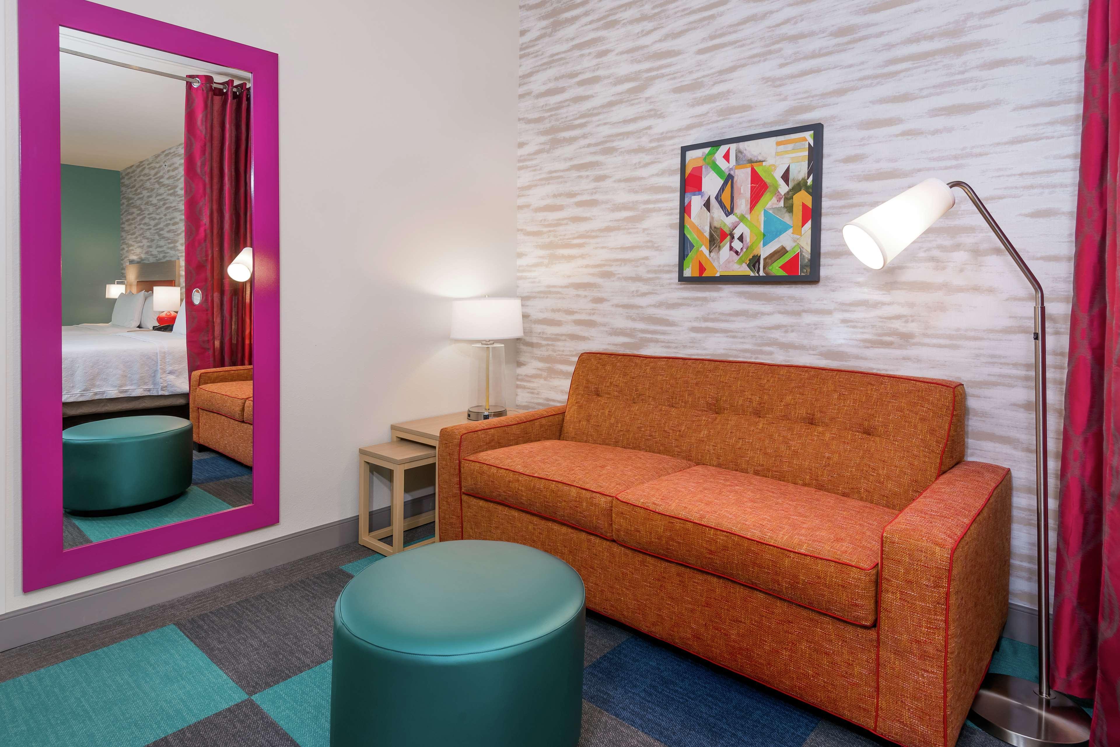 Studio Two Queen Beds Non Smoking