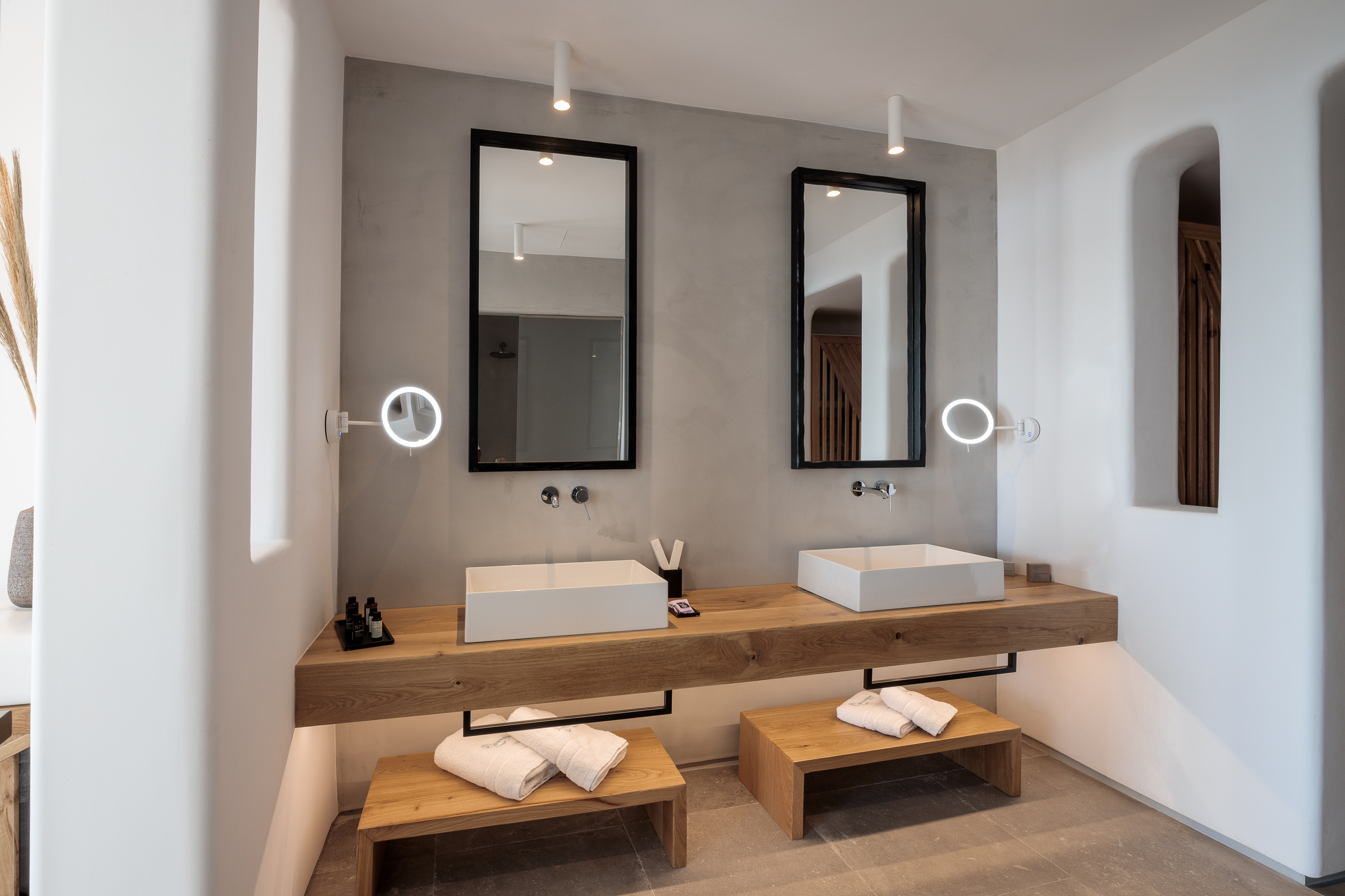 Suite King Bed with Jacuzzi