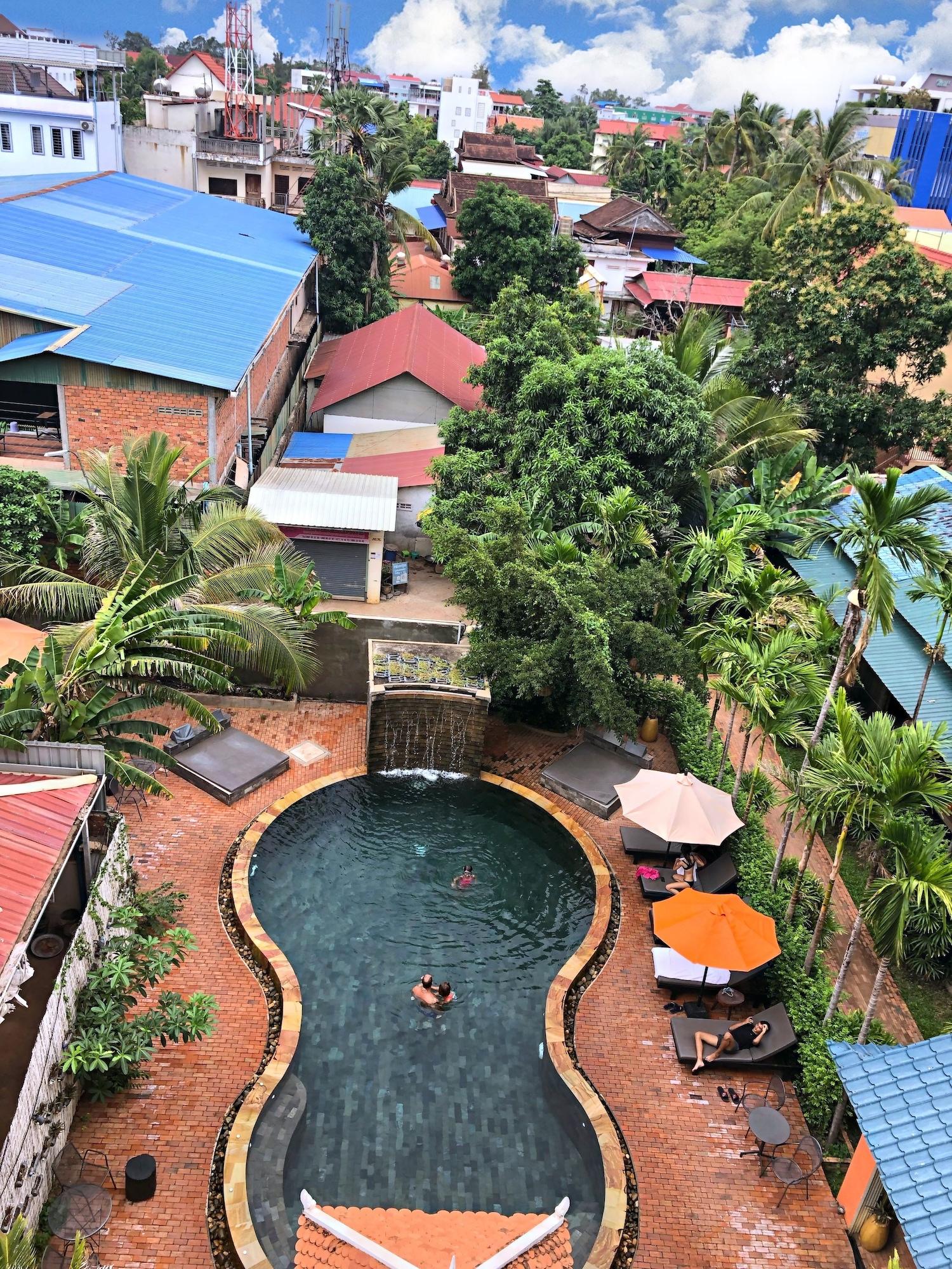 Double Deluxe Pool View