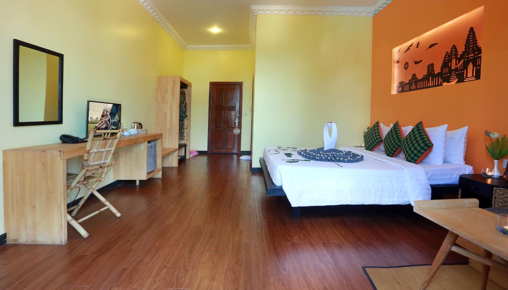 Double Pool View King Bed