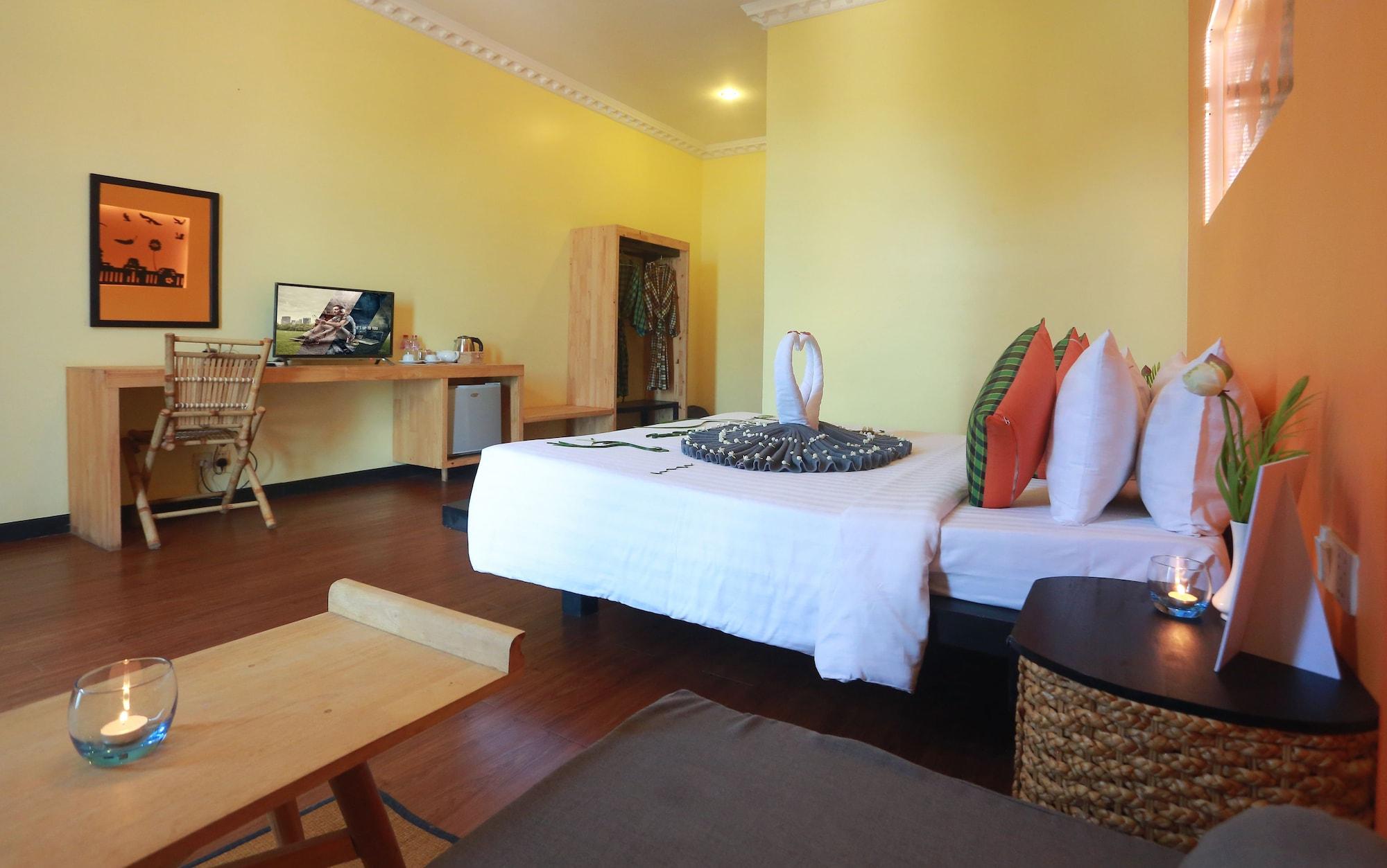 Double Pool View King Bed