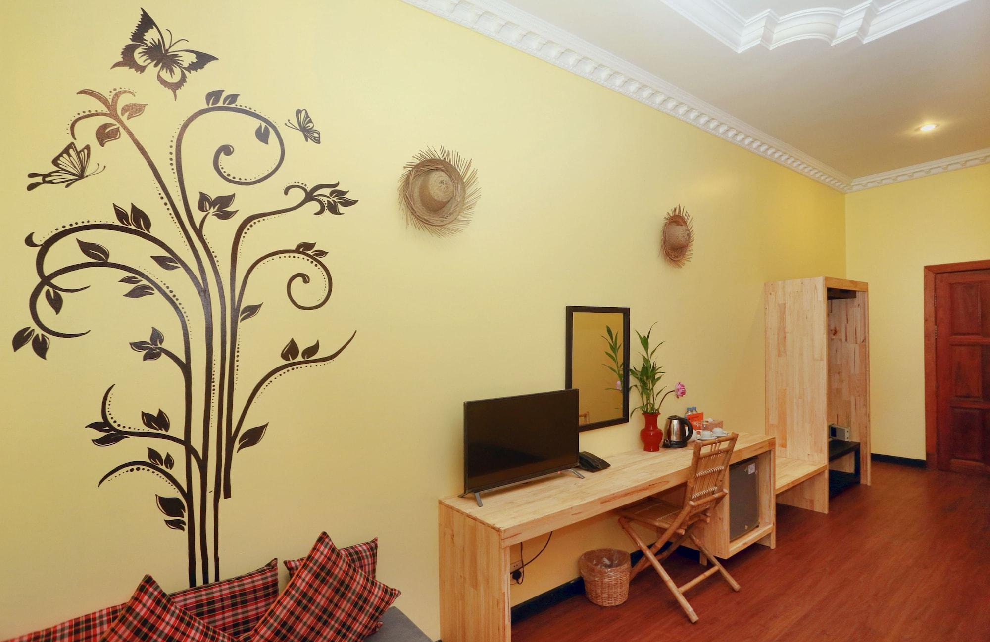 Double Pool View King Bed