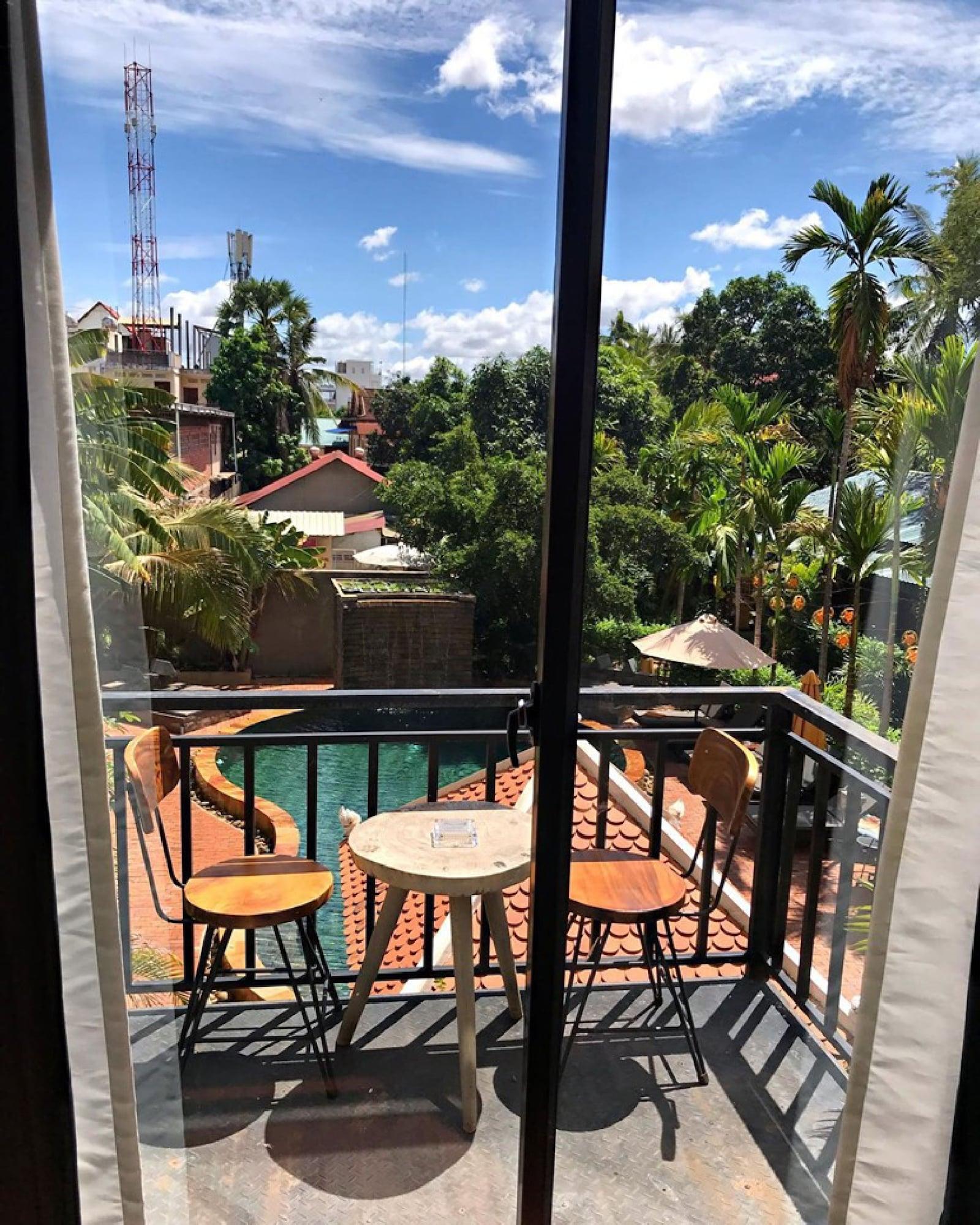 Double Pool View King Bed