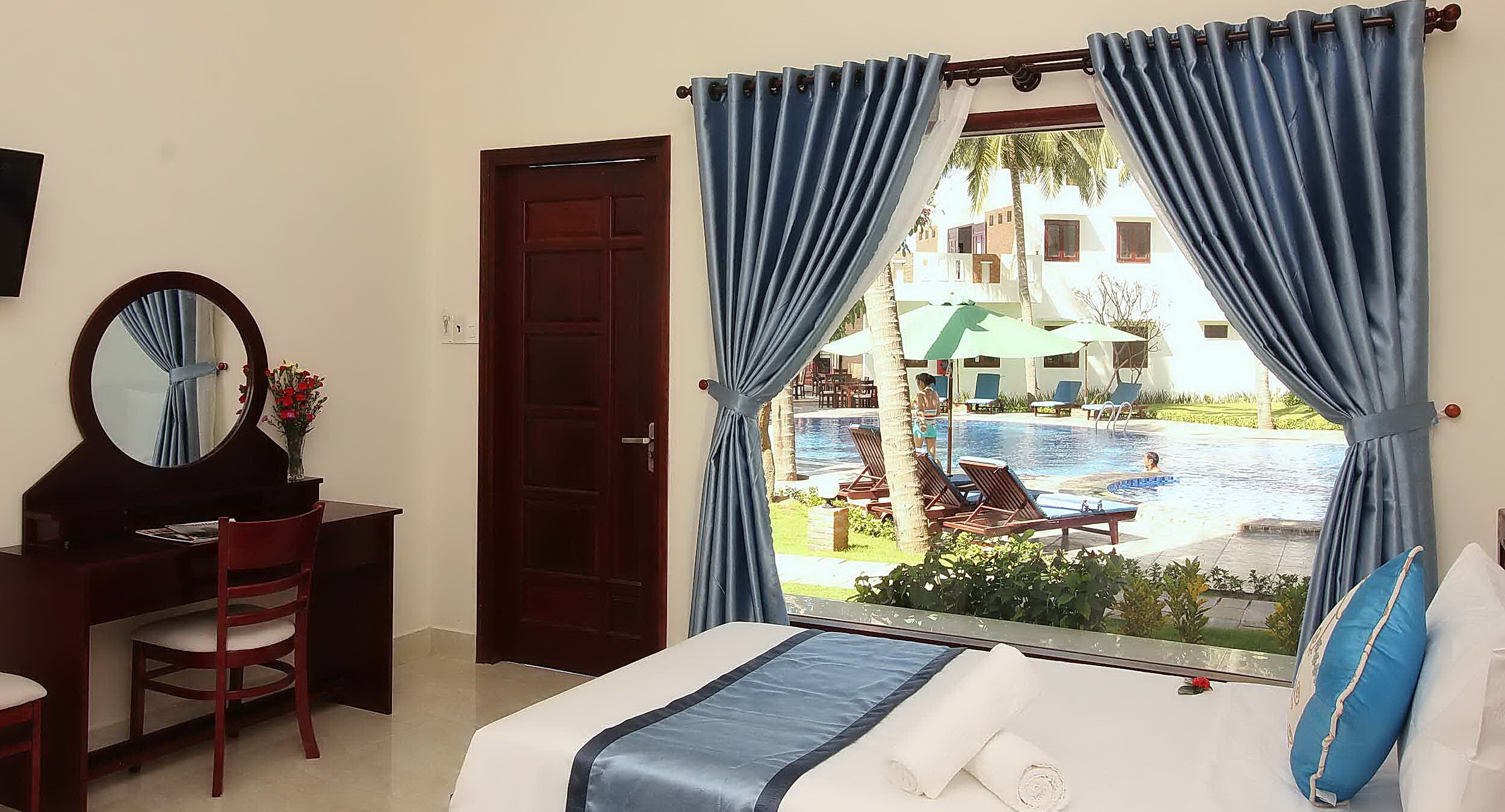 Double or Twin Deluxe Pool View