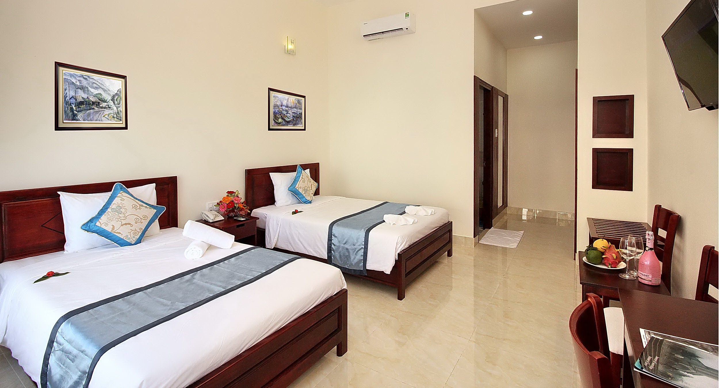 Double or Twin Deluxe Pool View