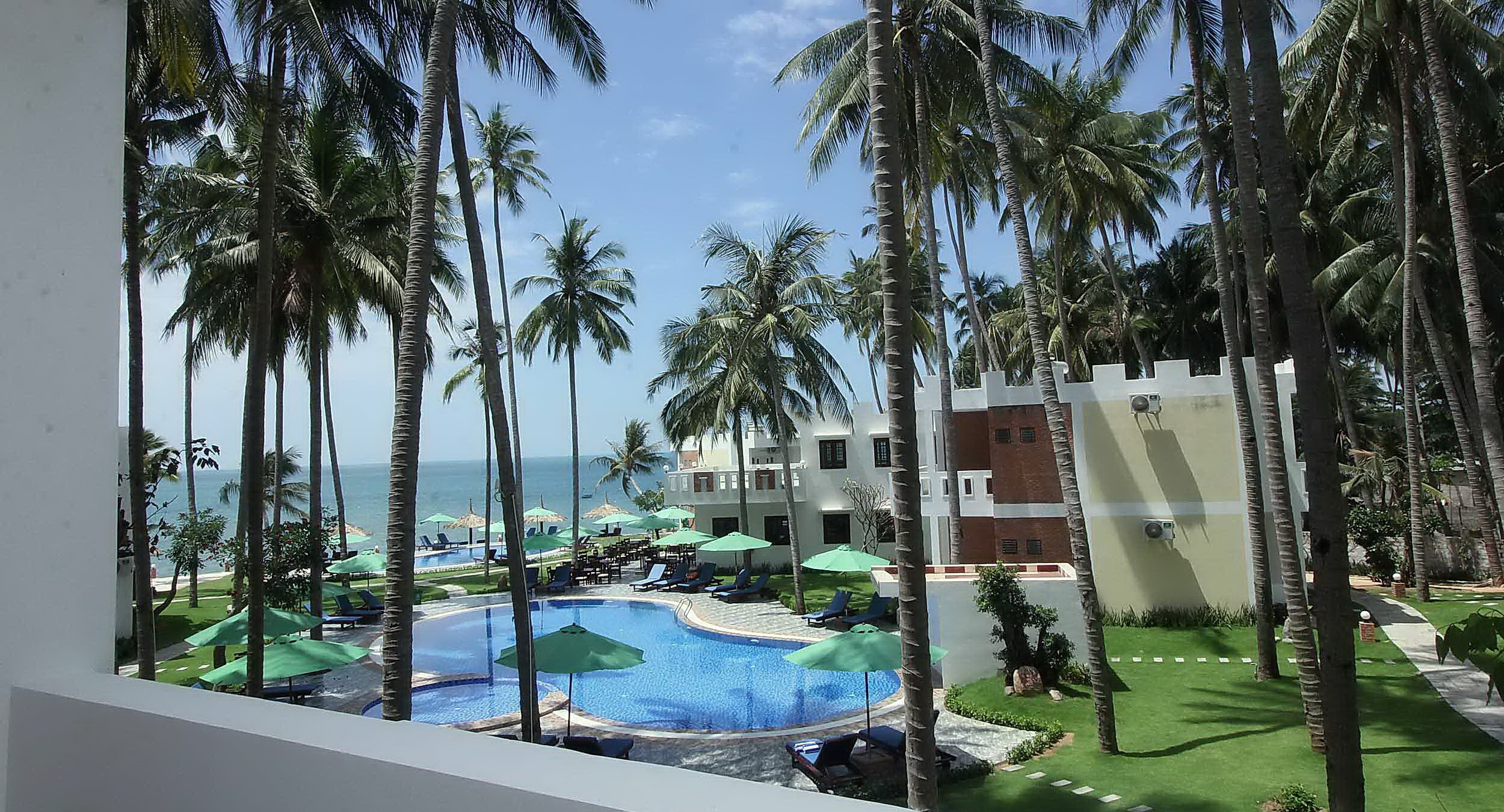 Double or Twin Deluxe Pool View