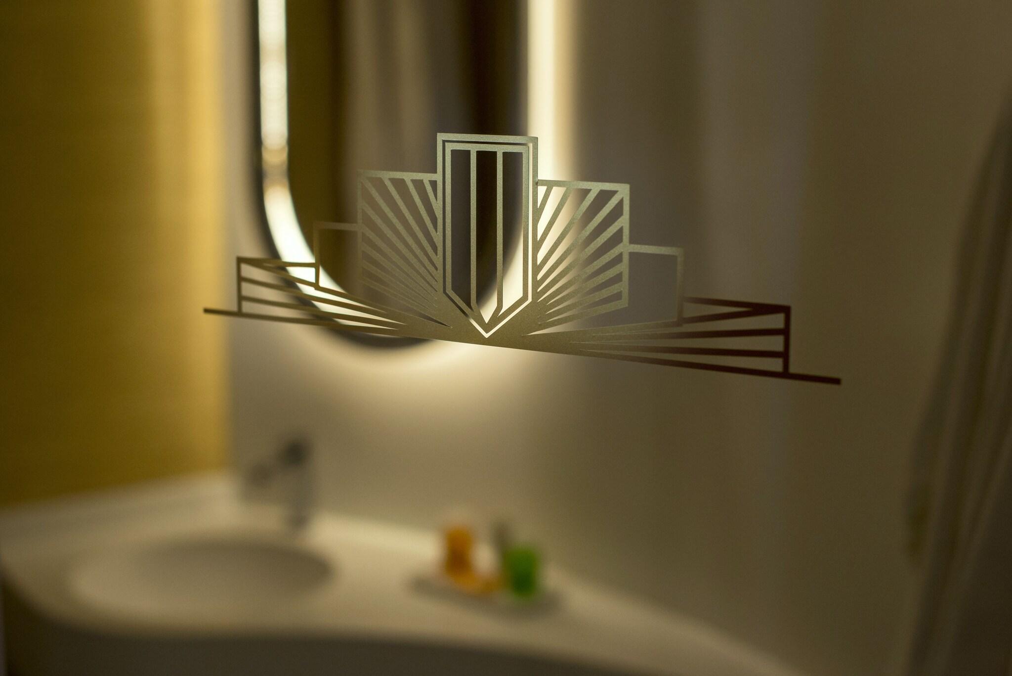 Double Deluxe King Bed