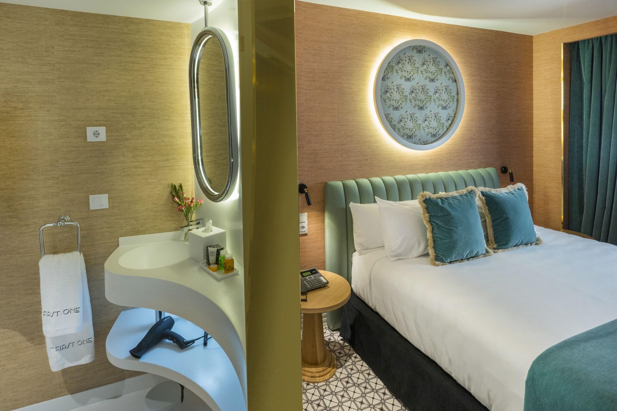 Double Deluxe King Bed