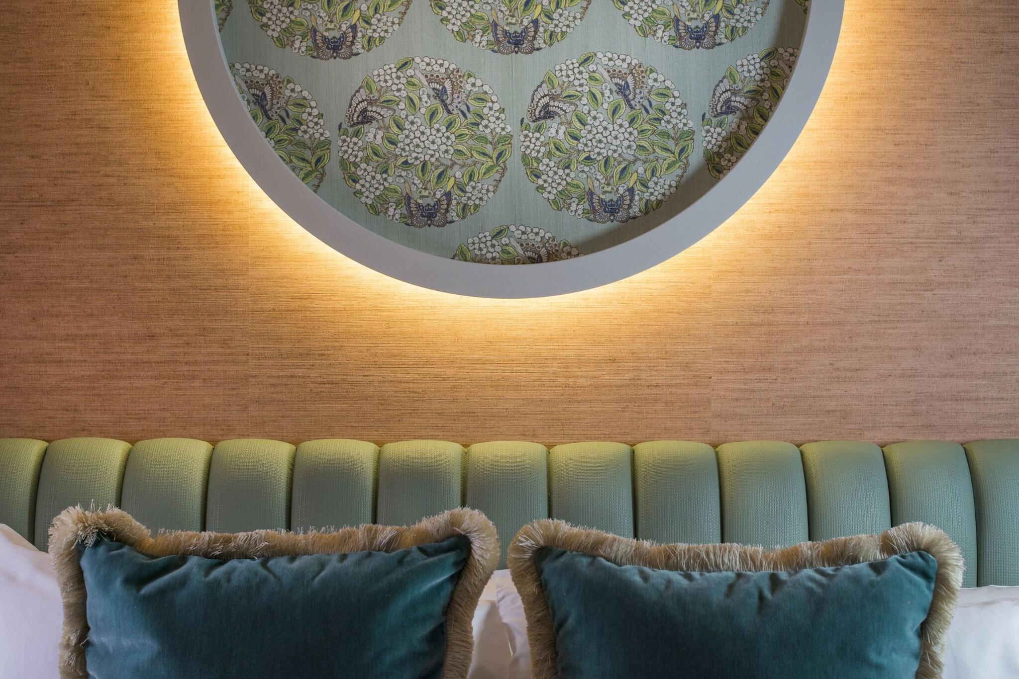 Double Deluxe King Bed