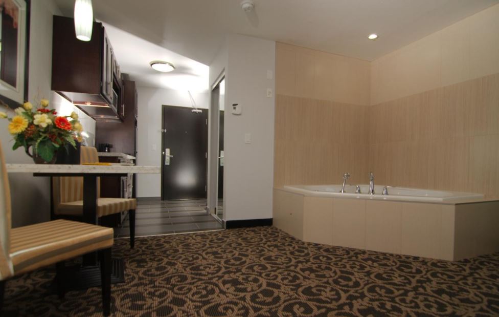 Room King Bed with Jacuzzi