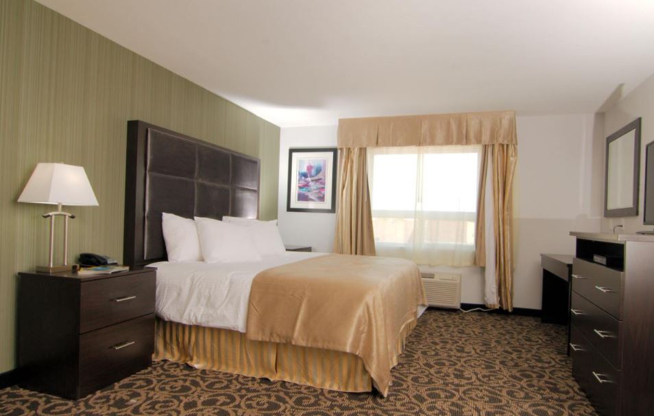 Suite with Kitchenette