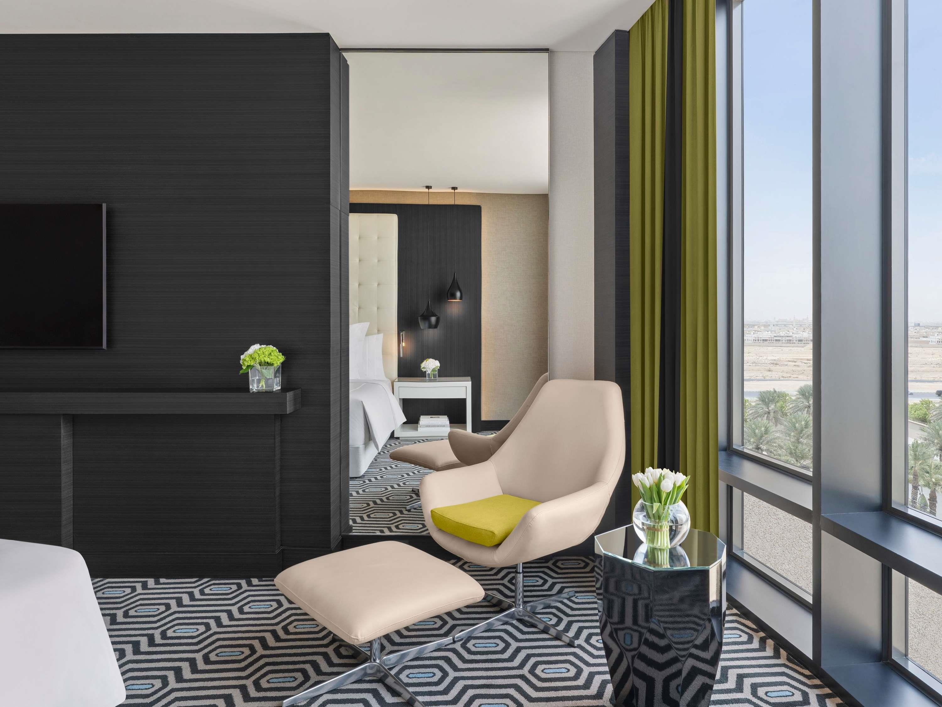 Suite Business King Bed