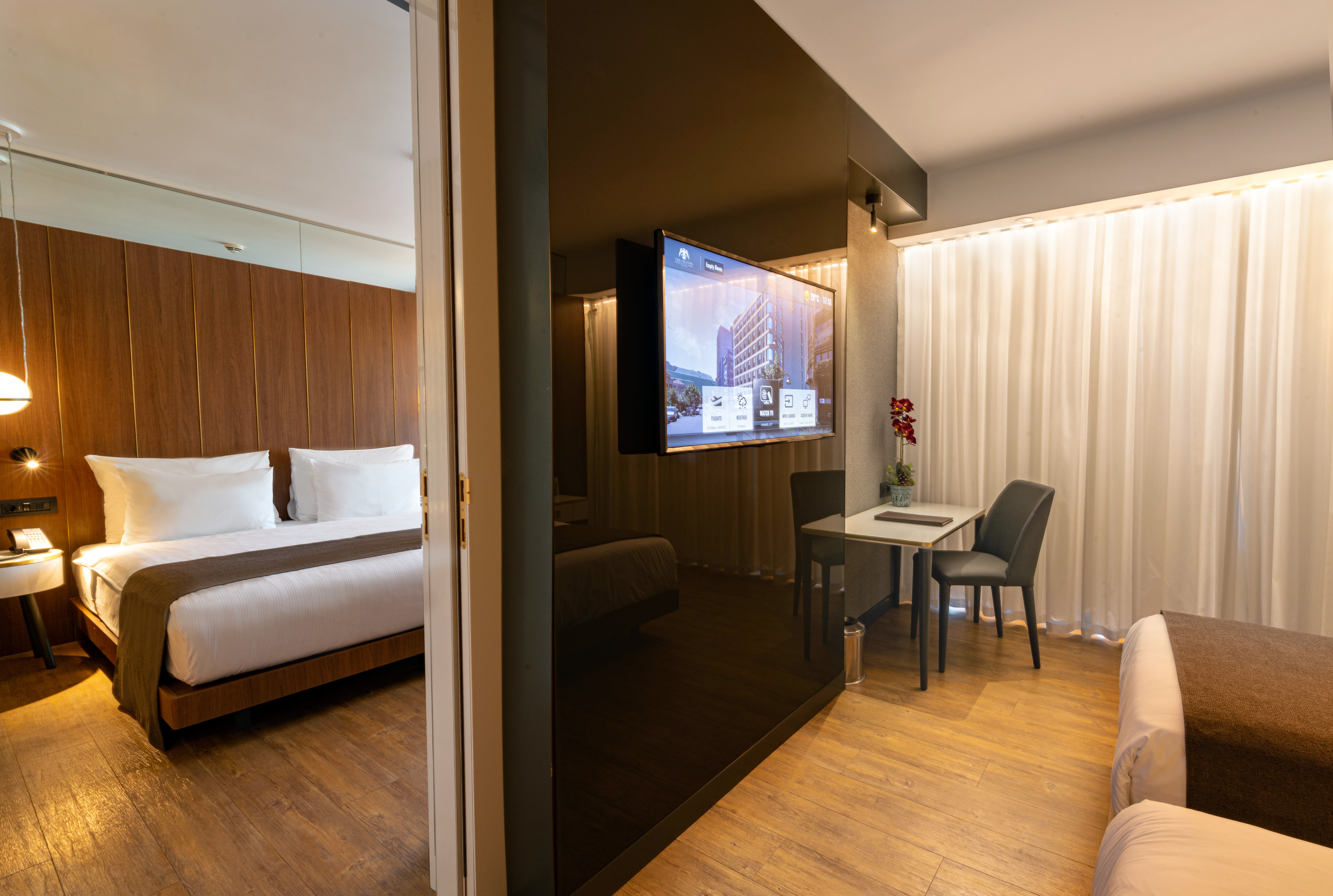 Family Room Connecting Room