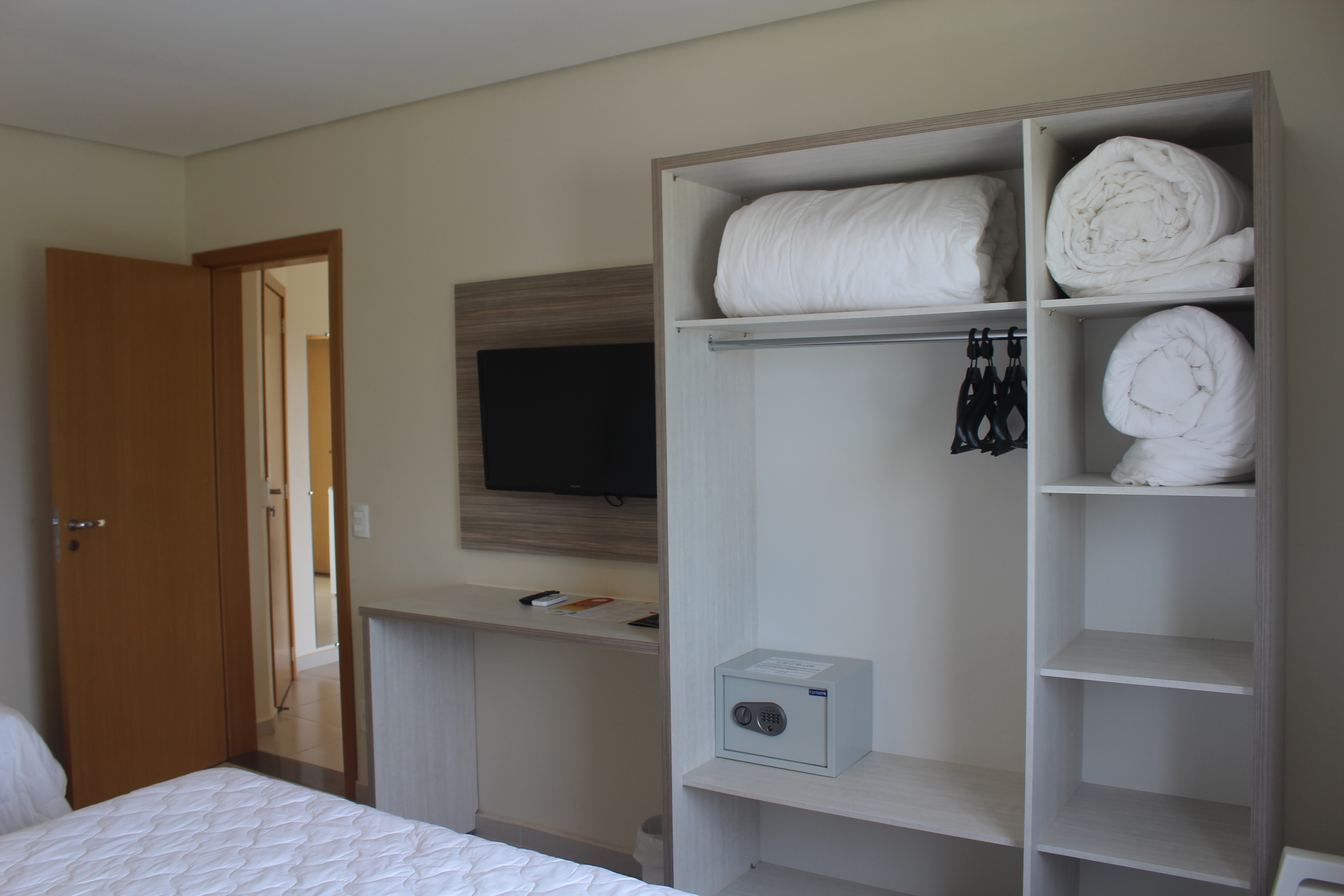 Apartment Connecting Room