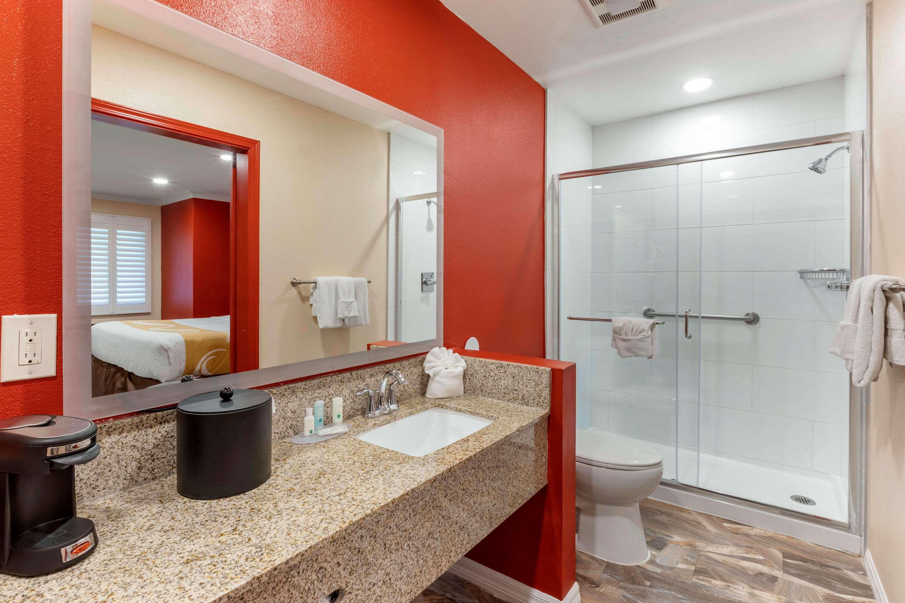 Double King Bed Non Smoking