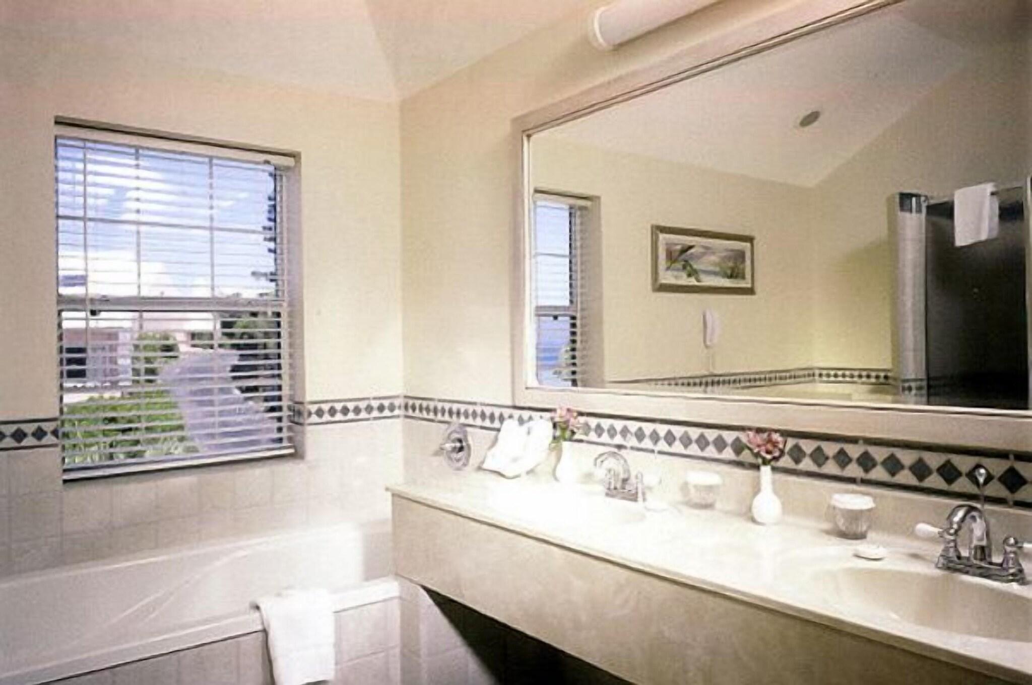 Suite King Bed One Bedroom 