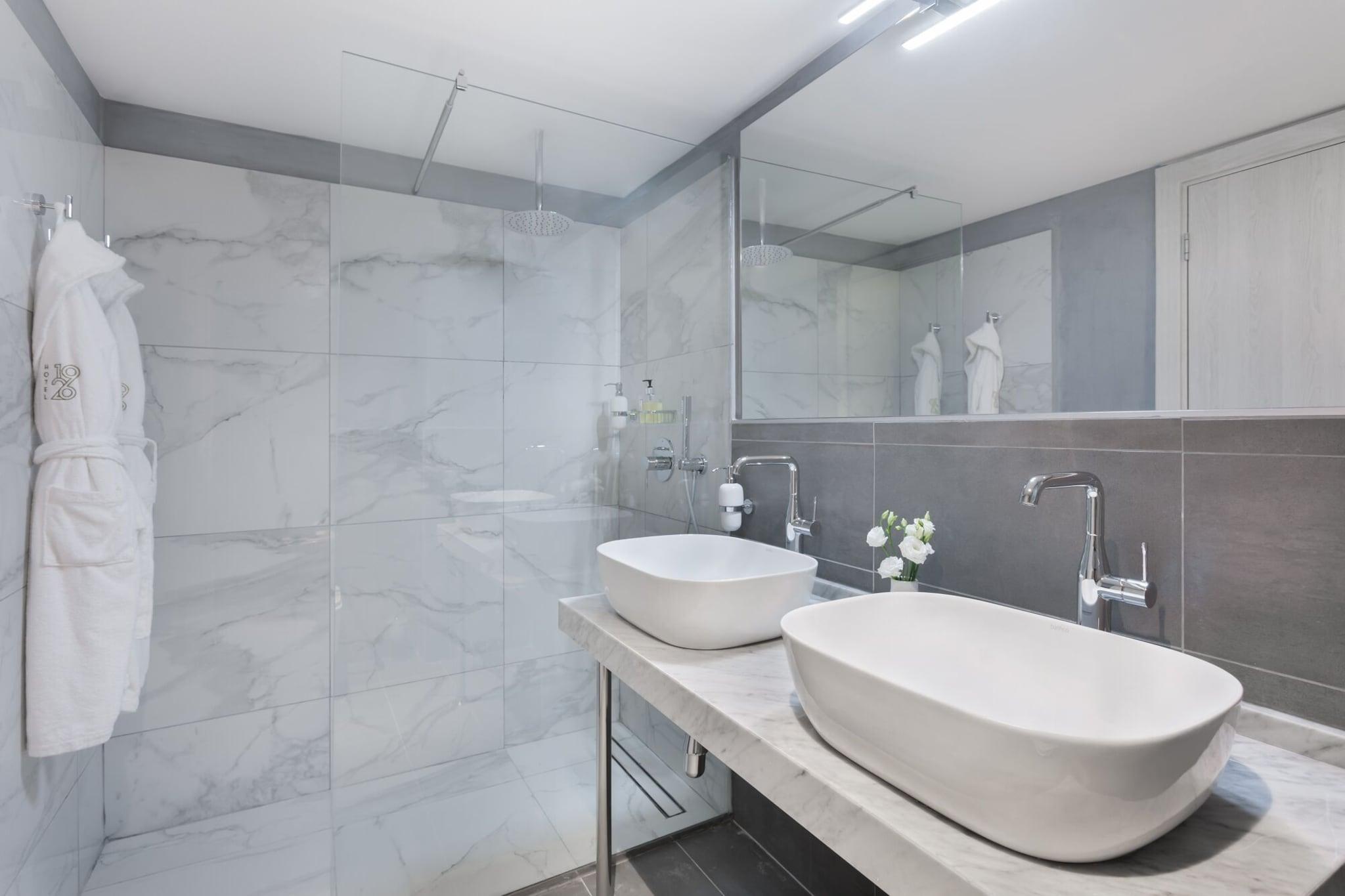 Suite Sea View King Bed