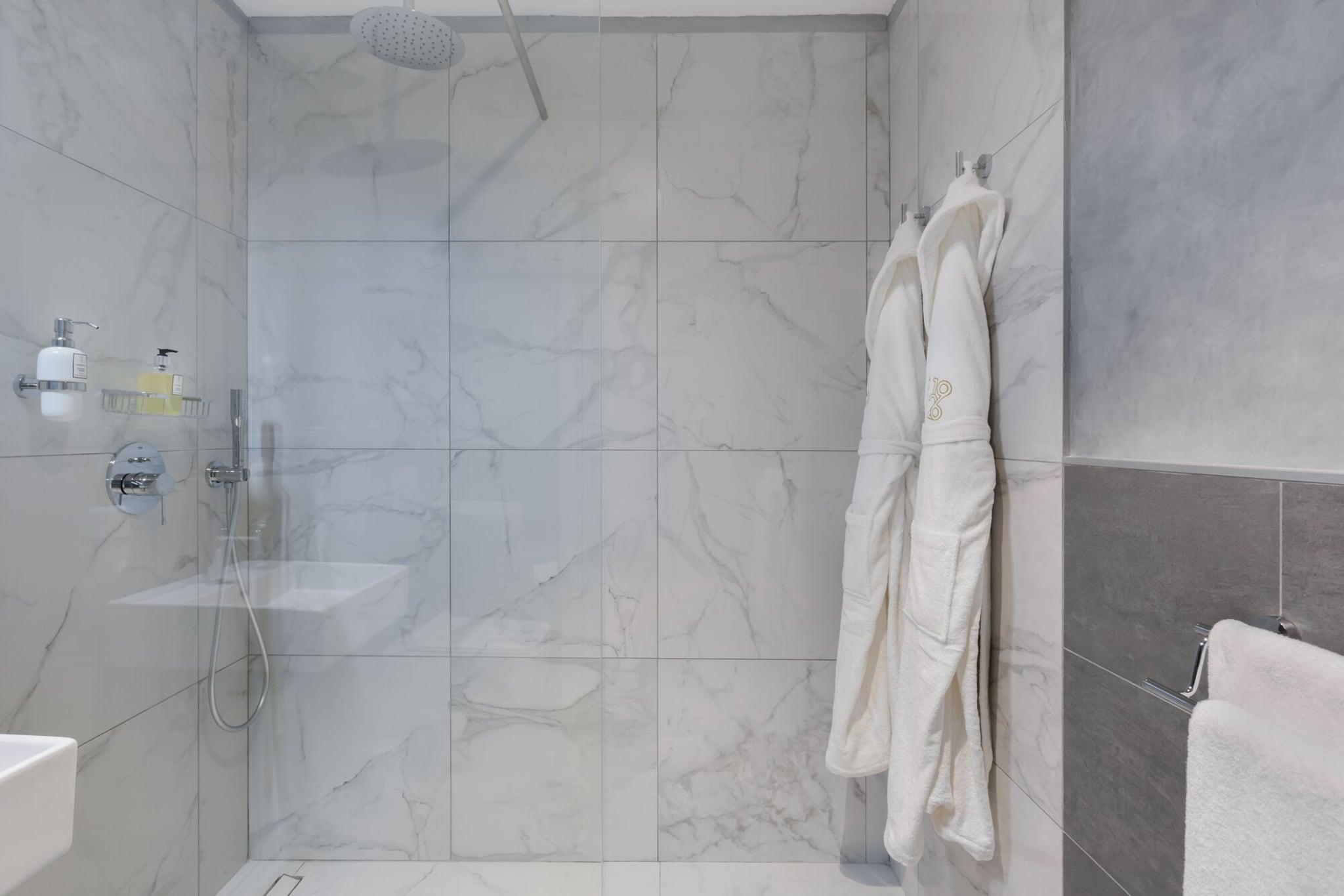 Suite Sea View King Bed