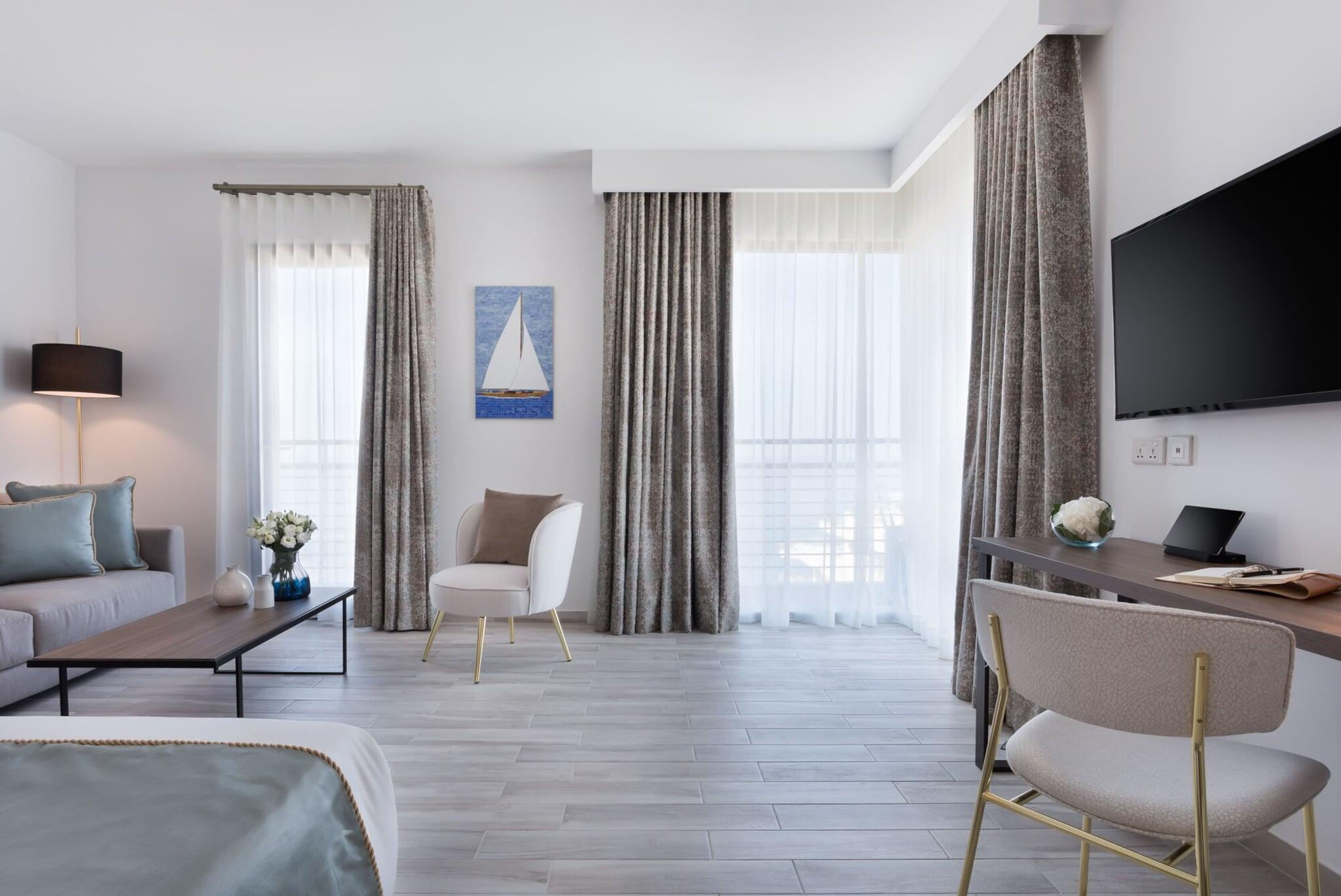 Suite Sea View King Bed