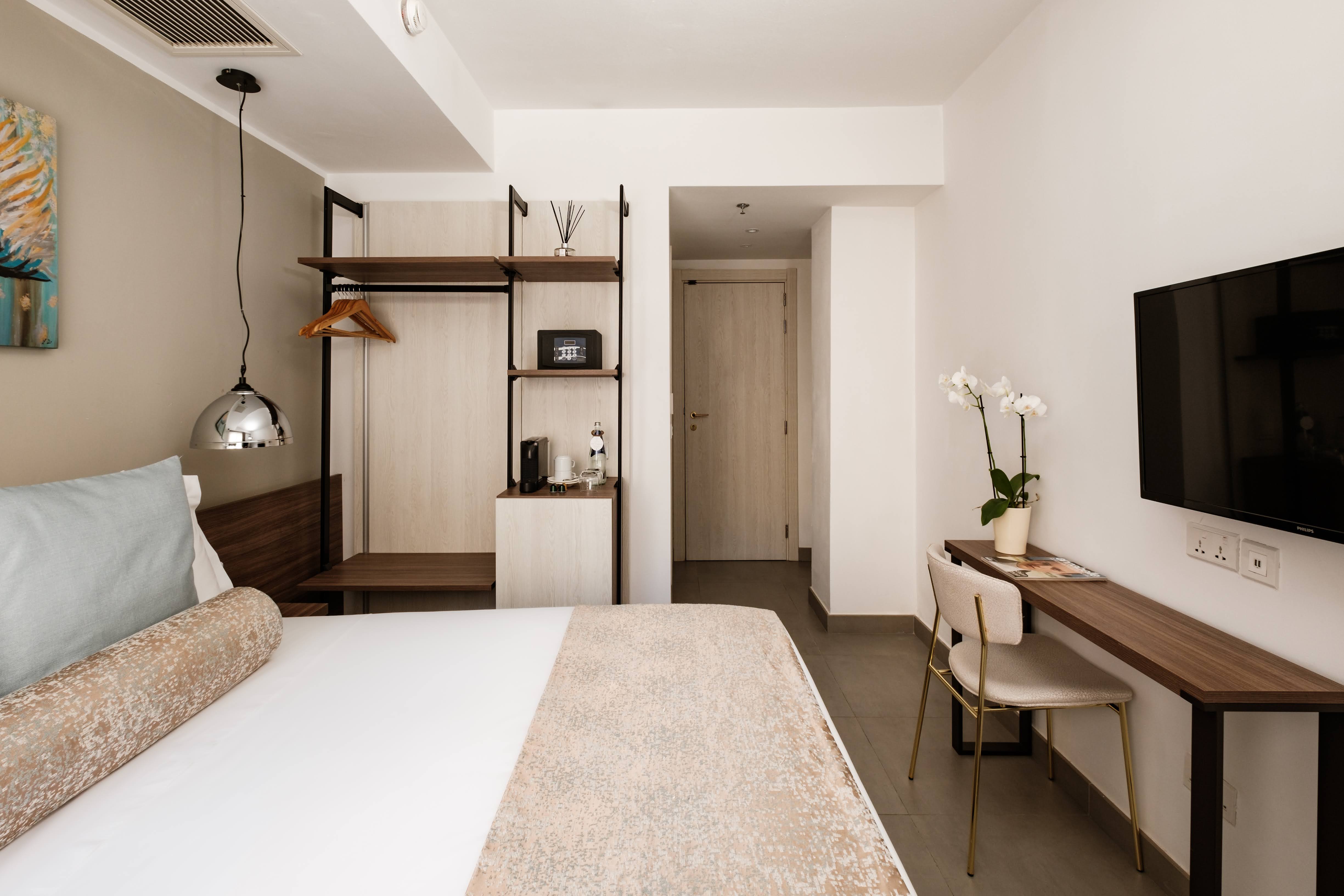 Double or Twin Standard