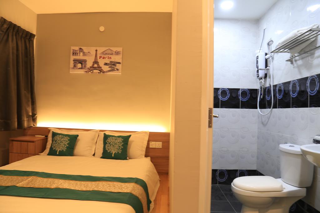 Double Deluxe Queen Bed