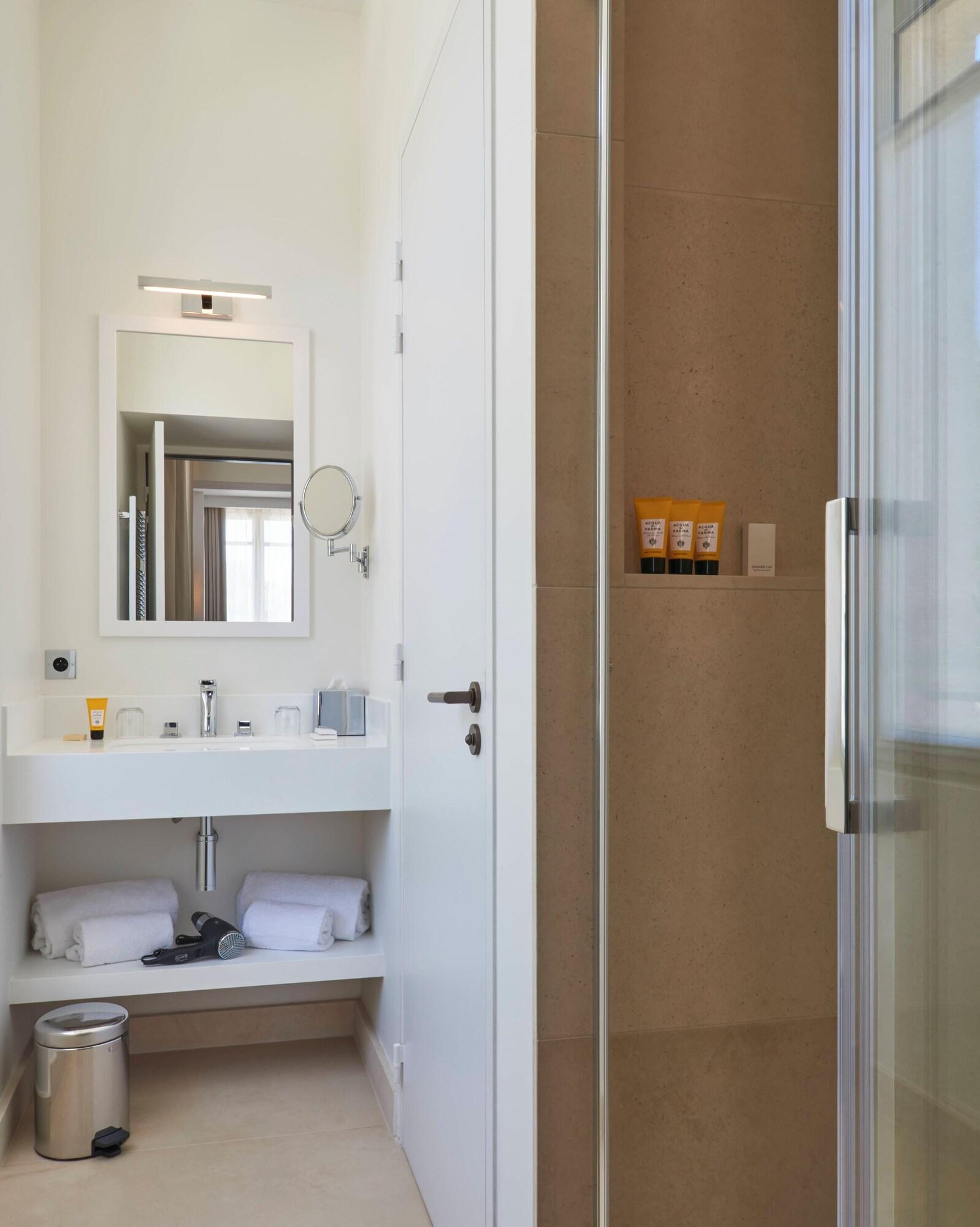 Double Classic King Bed