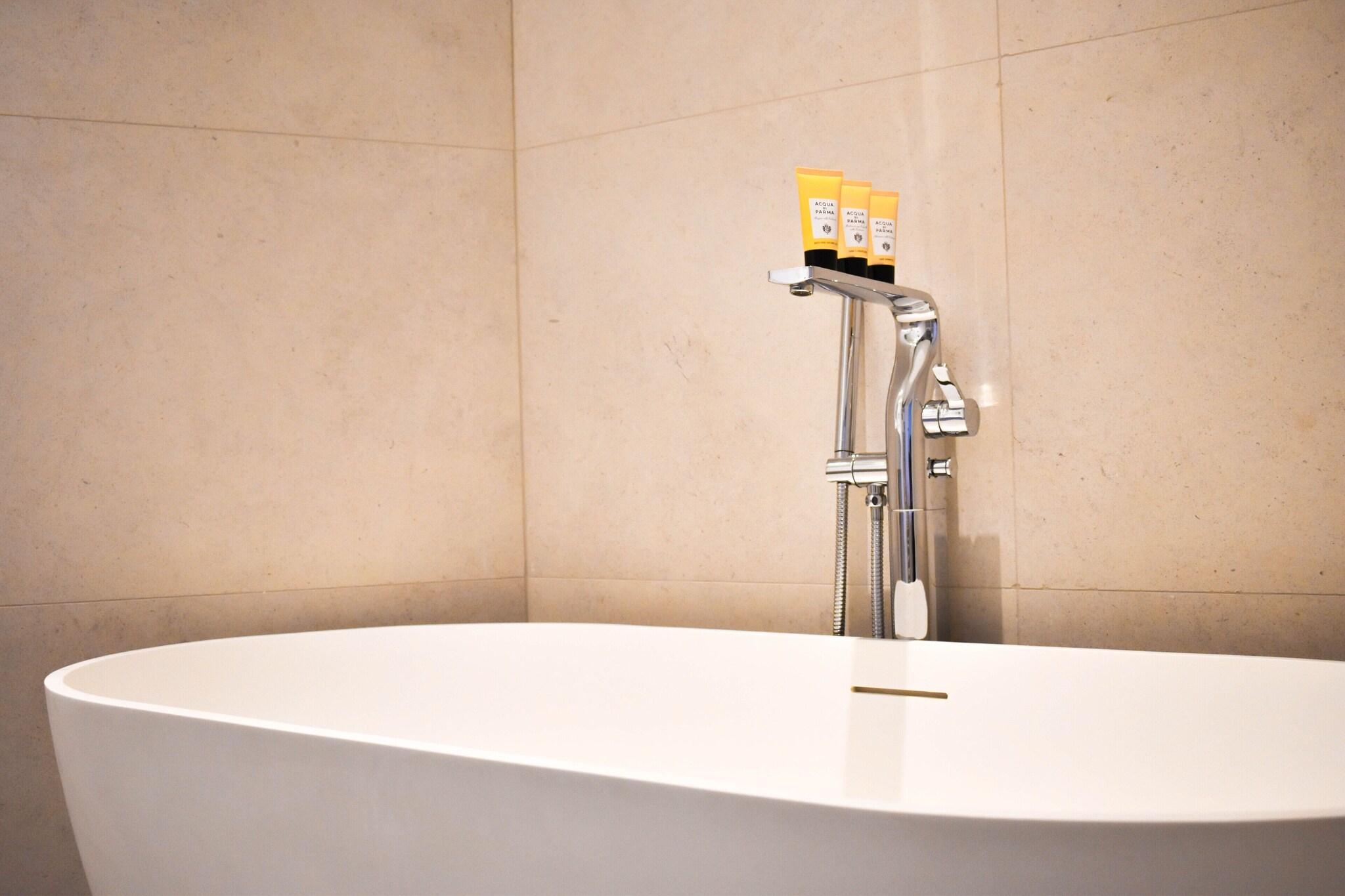 Double Classic King Bed