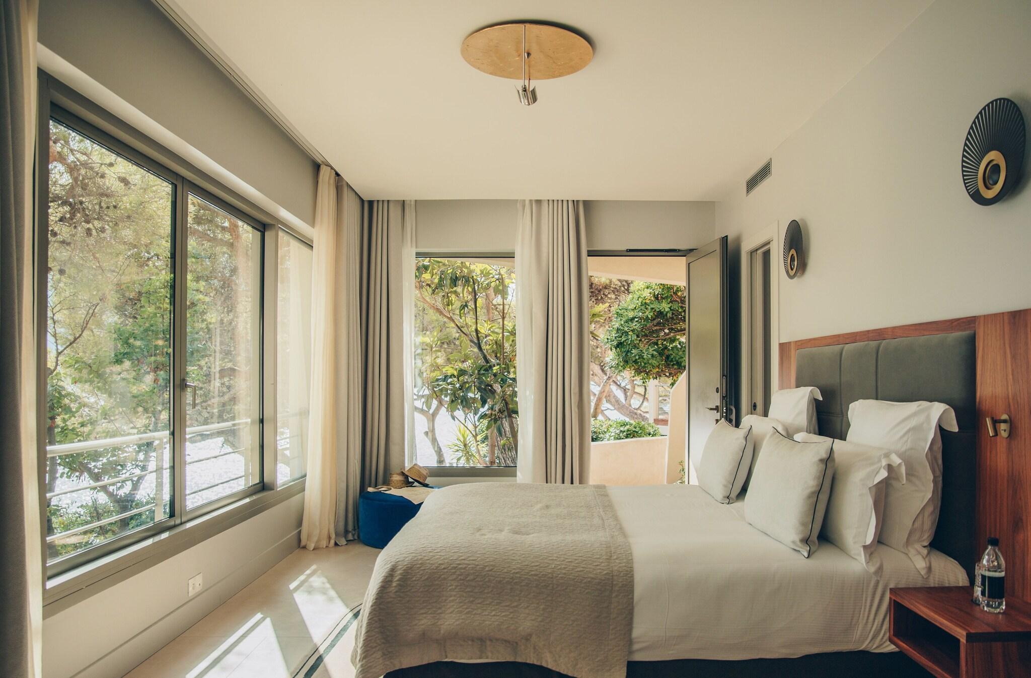 Junior Suite Sea View King Bed