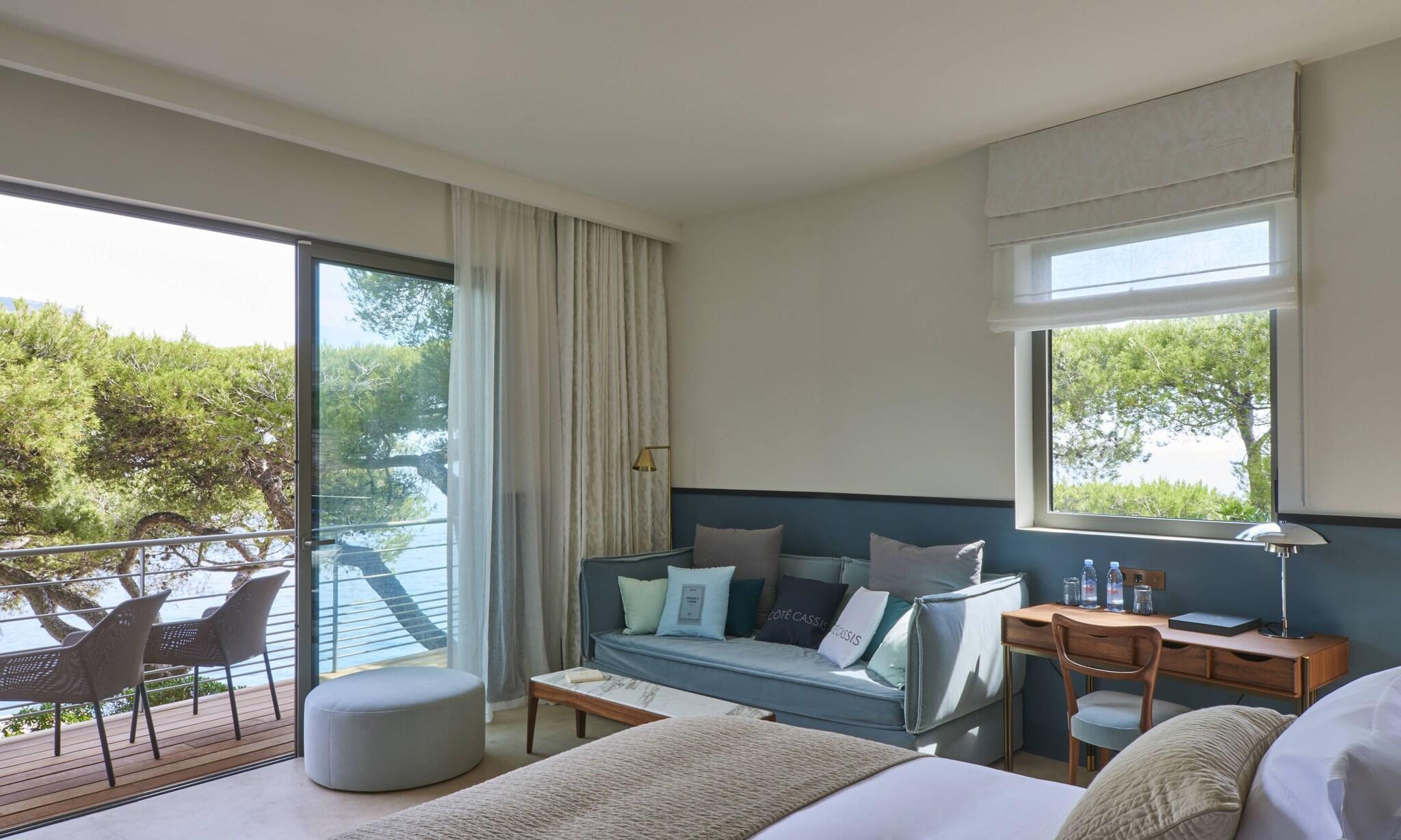 Junior Suite Sea View King Bed