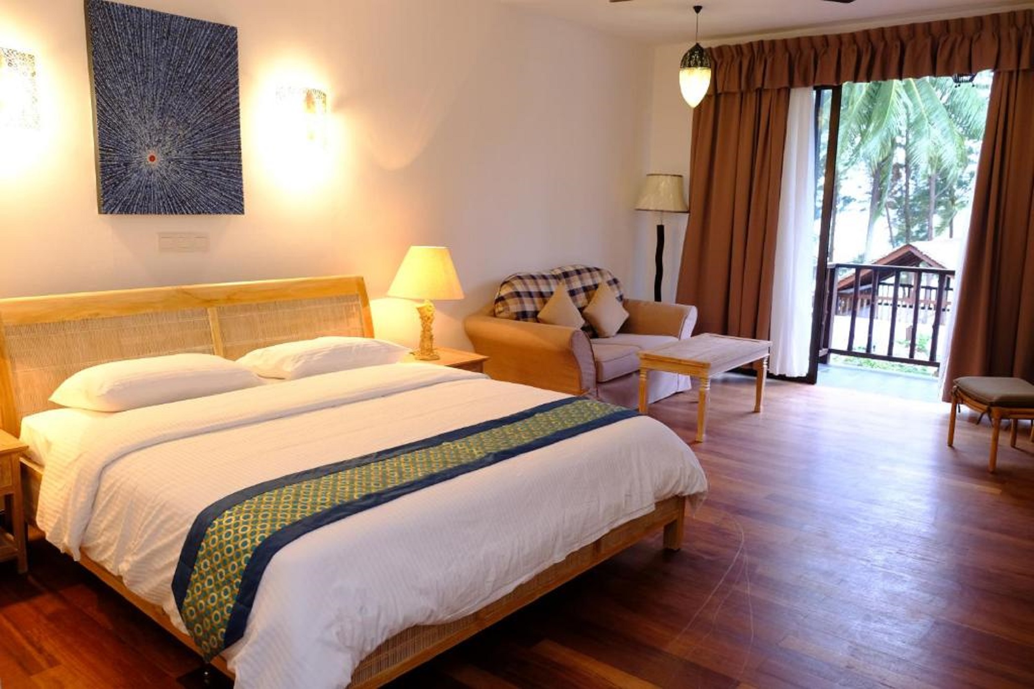 Double Deluxe King Bed