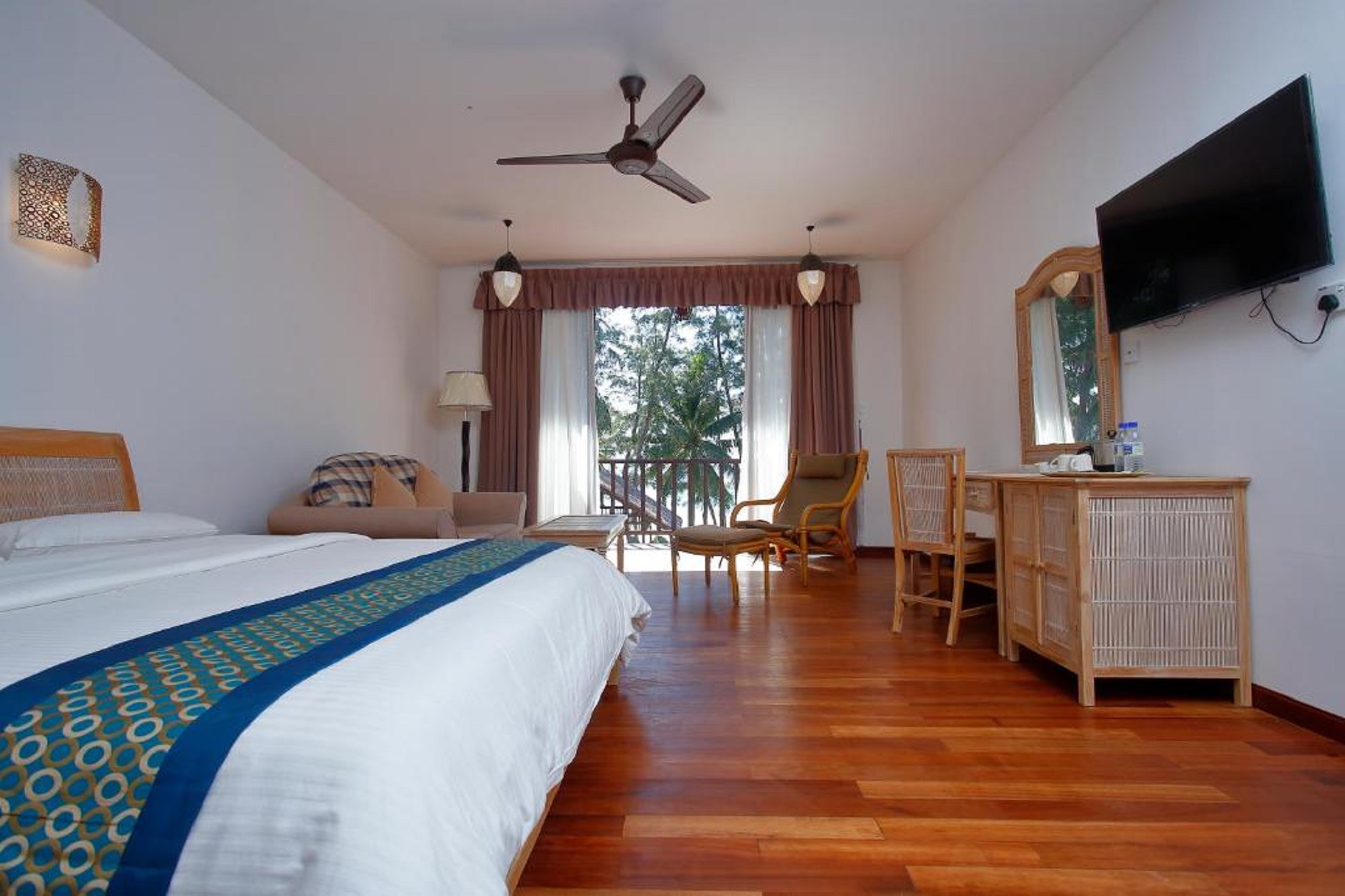 Double Deluxe King Bed