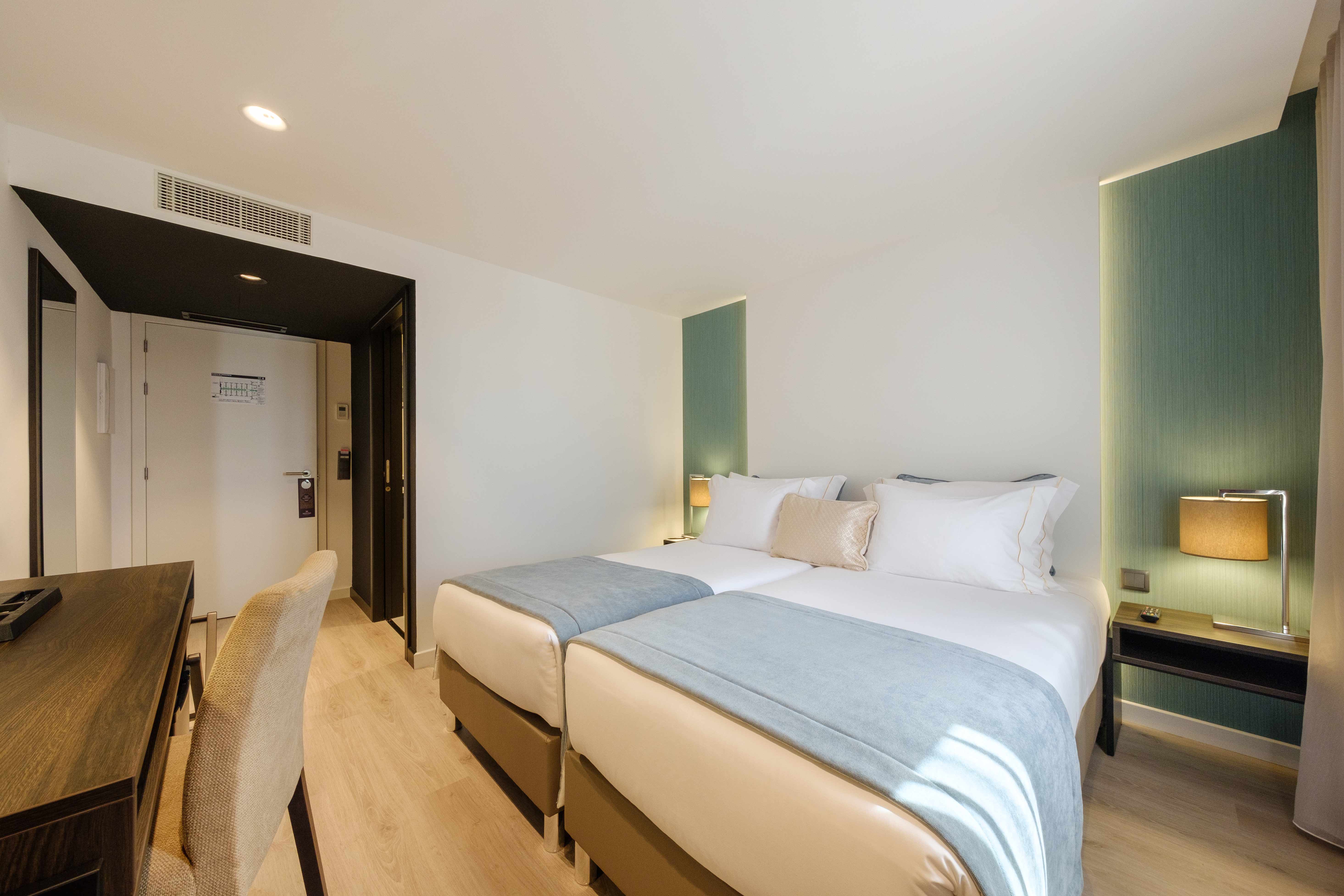 Double or Twin Standard