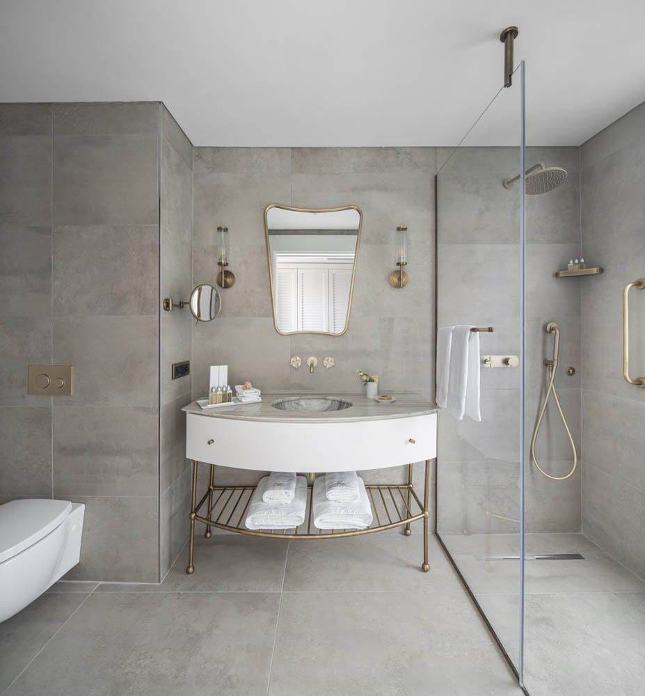 Double or Twin One Bed