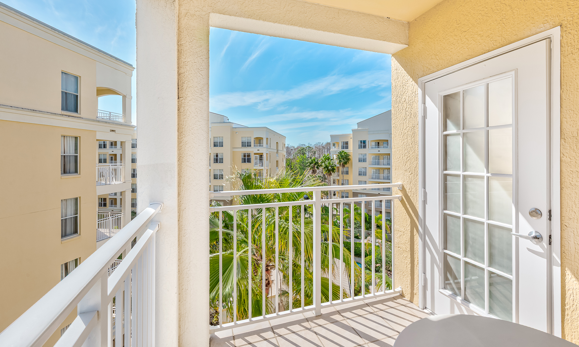 Suite Queen Size Bed